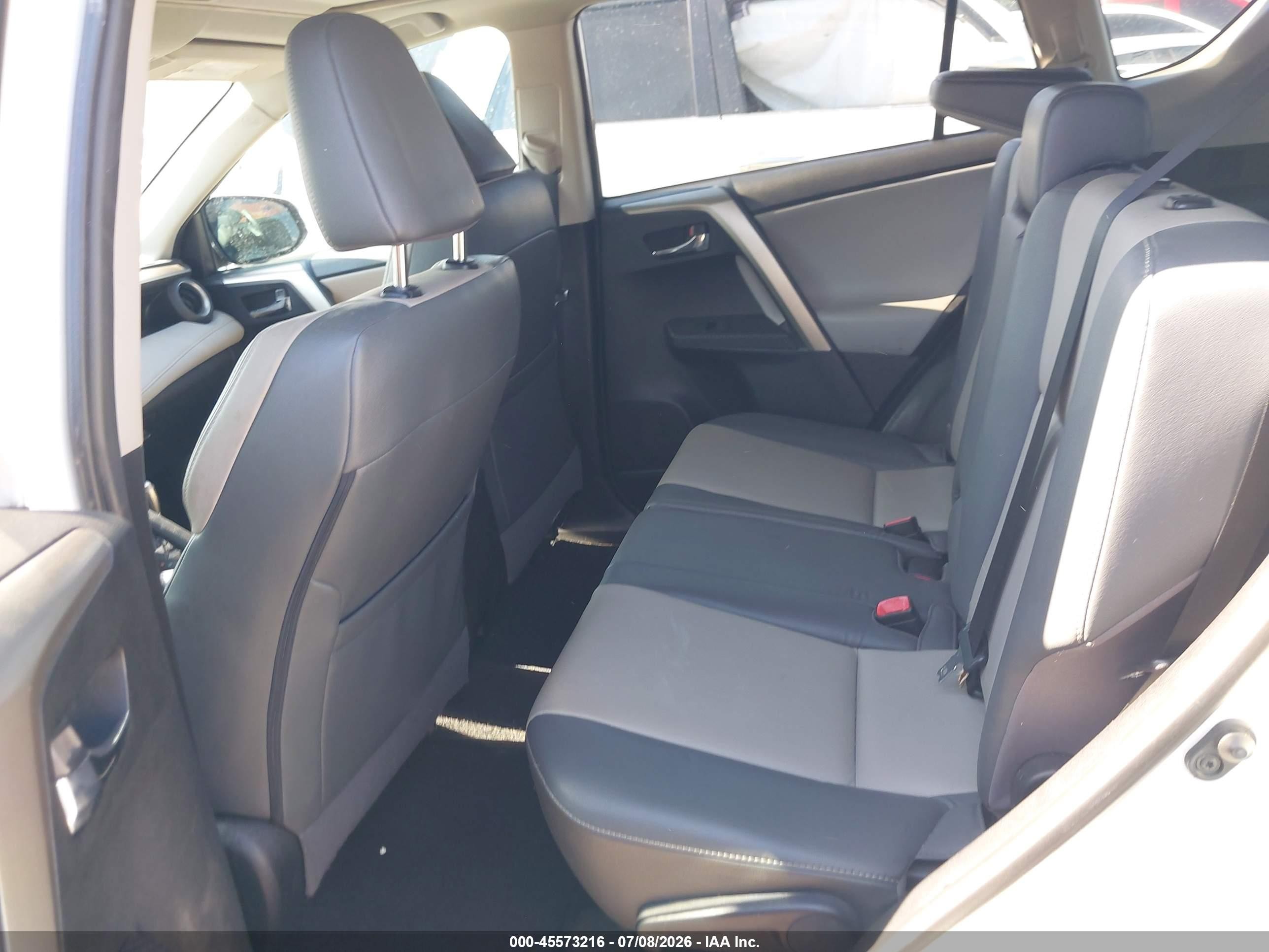 2015 Toyota Rav4 Limited White vin: 2T3DFREV7FW400425