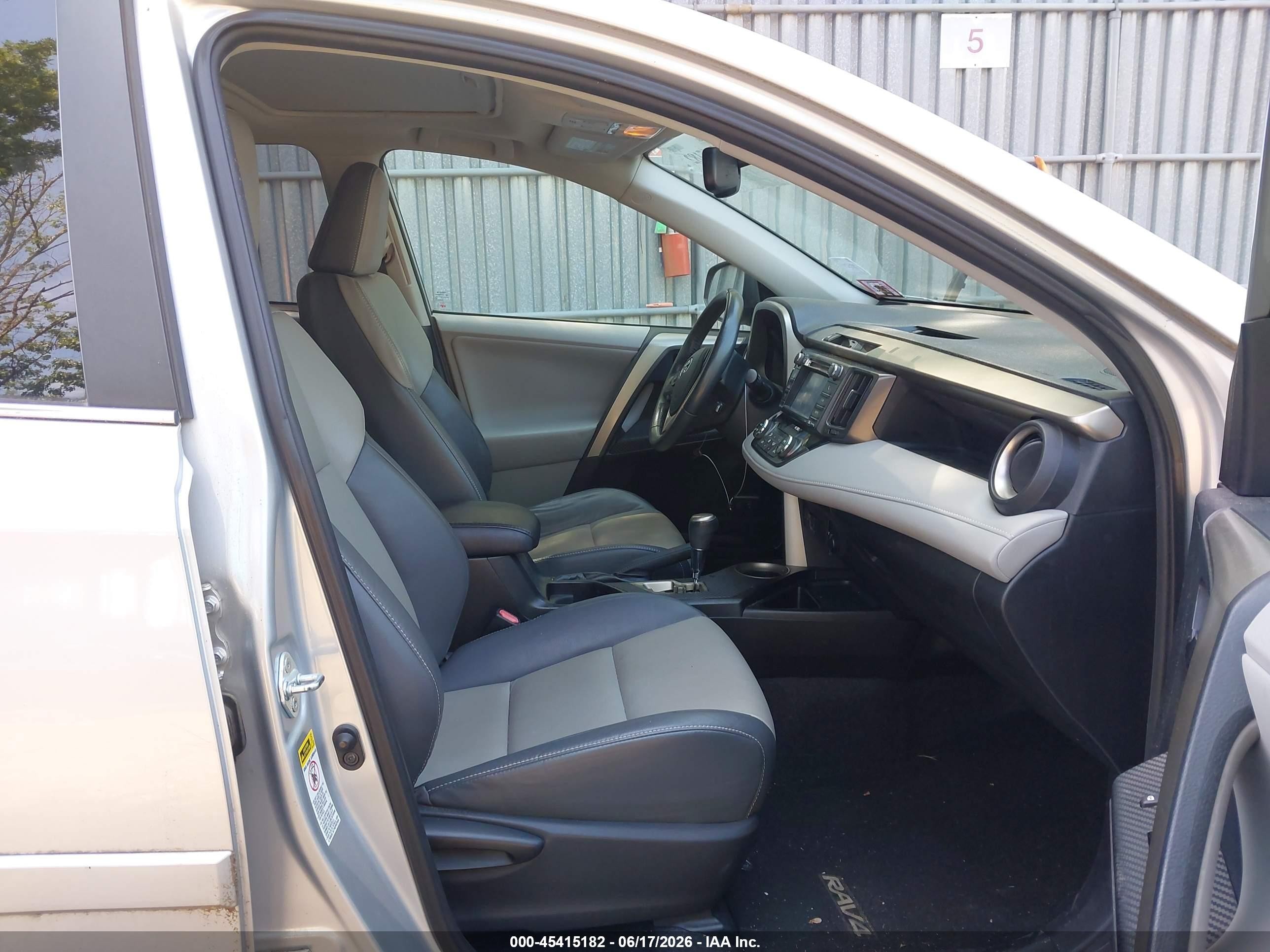 2013 Toyota Rav4 Limited Silver vin: 2T3DFREV8DW073496