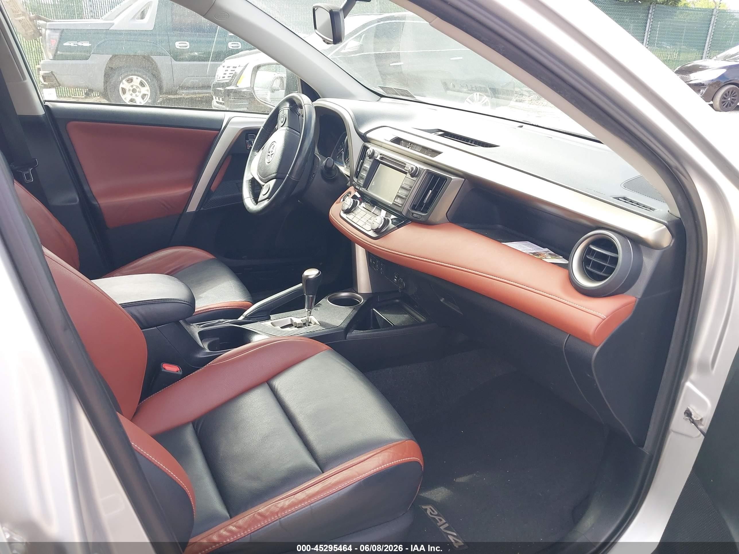 2015 Toyota Rav4 Limited Silver vin: 2T3DFREV8FW294504