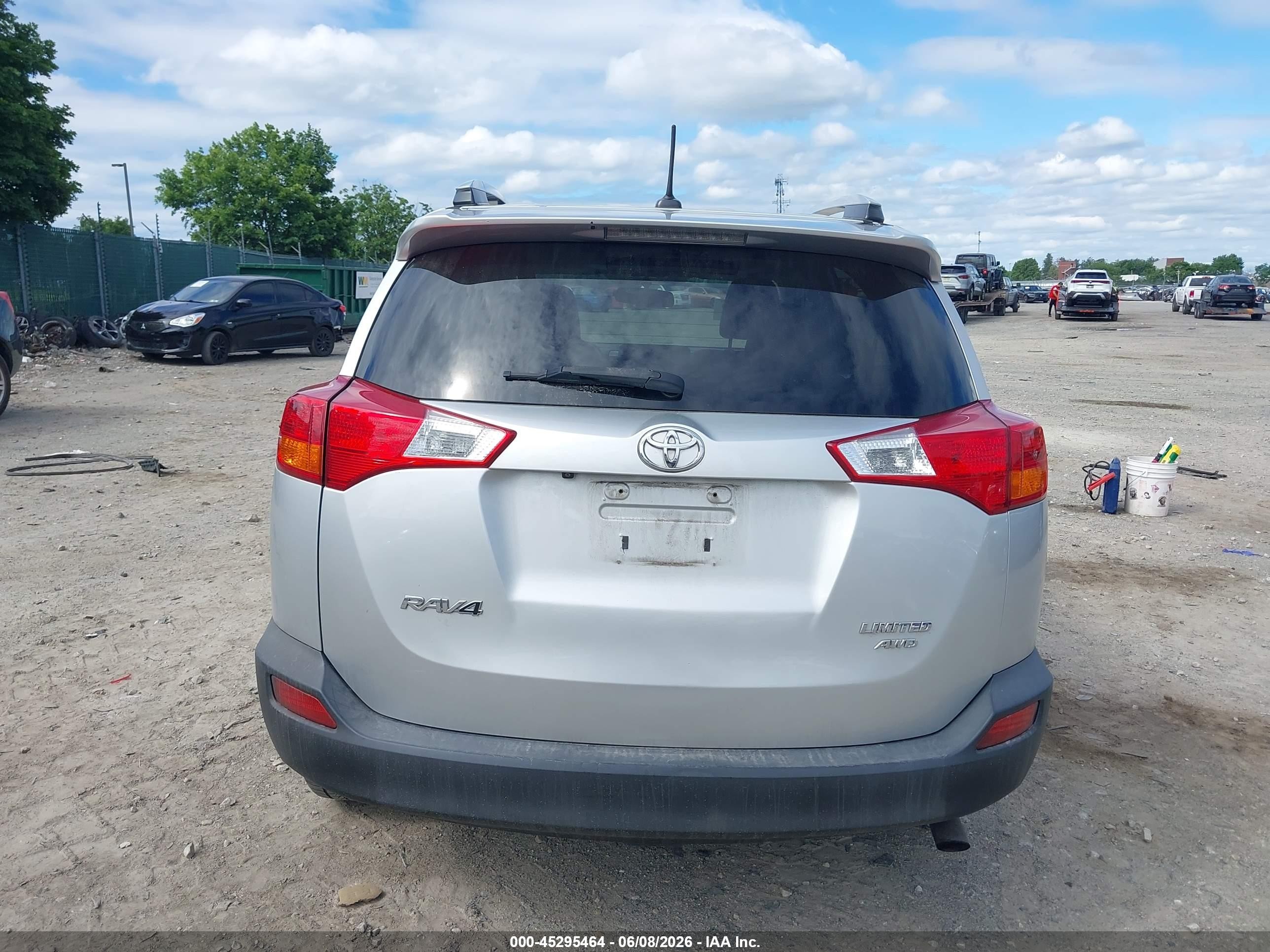 2015 Toyota Rav4 Limited Silver vin: 2T3DFREV8FW294504