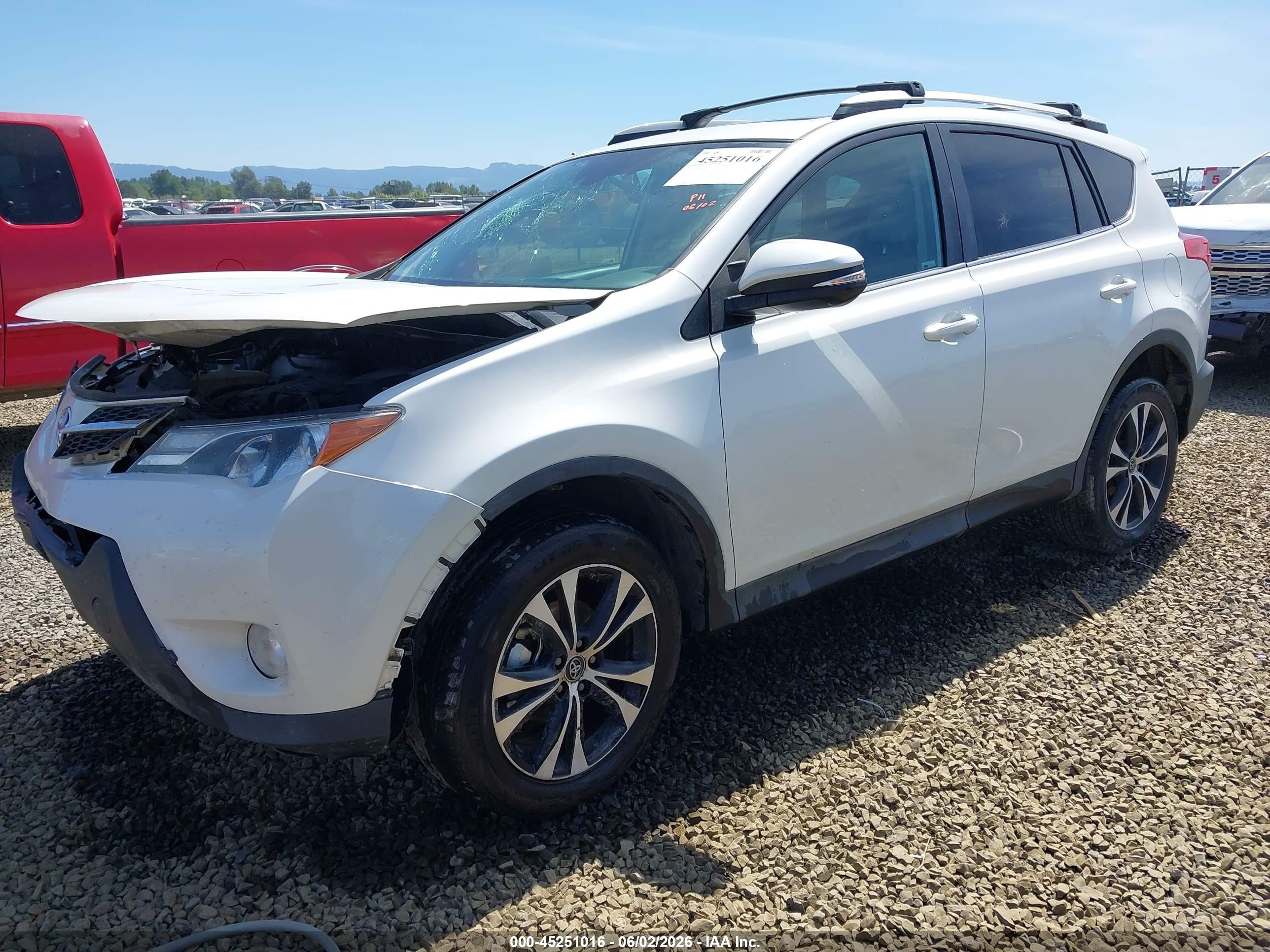 2015 Toyota Rav4 Limited White vin: 2T3DFREV8FW320311