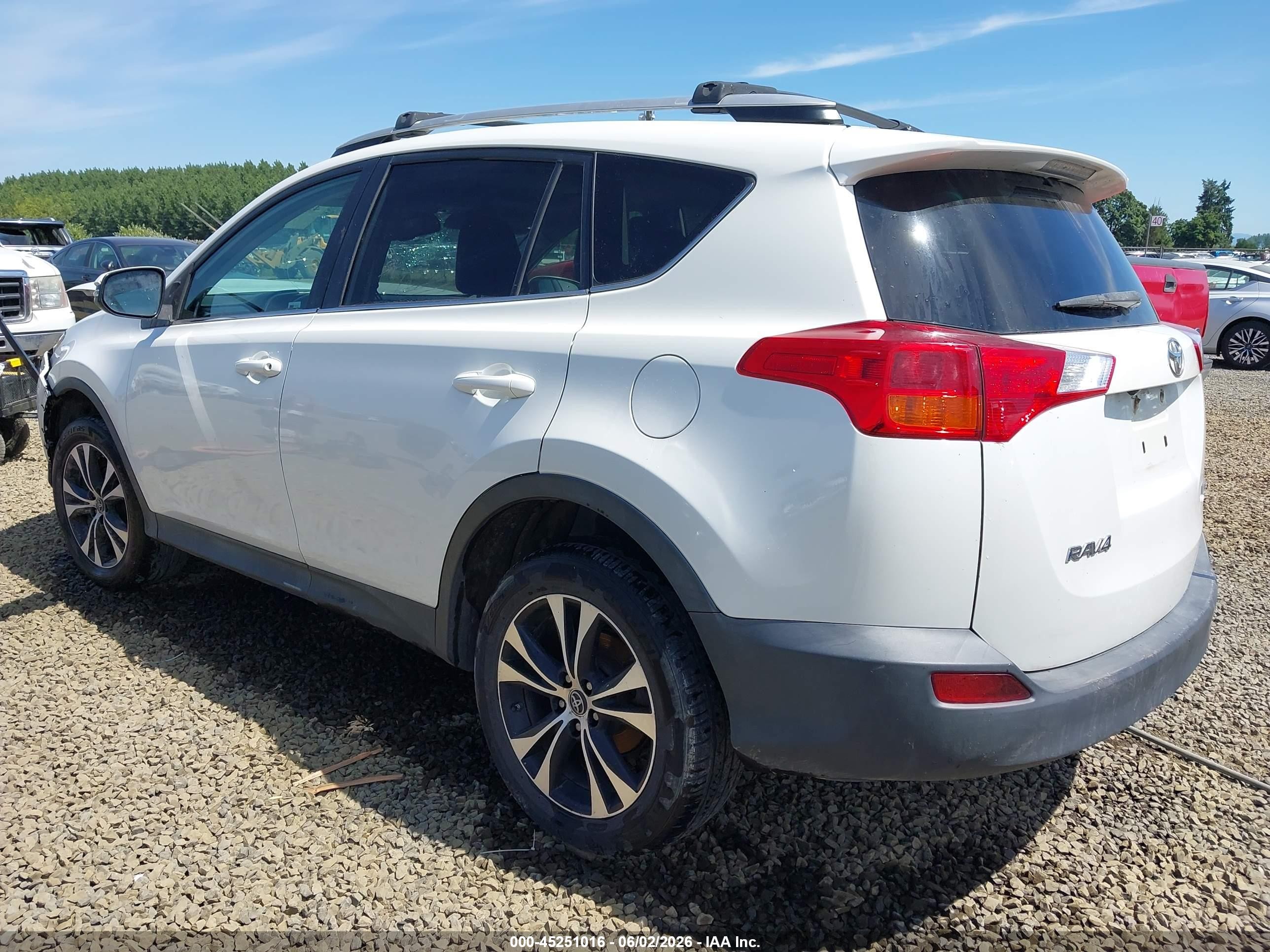 2015 Toyota Rav4 Limited White vin: 2T3DFREV8FW320311