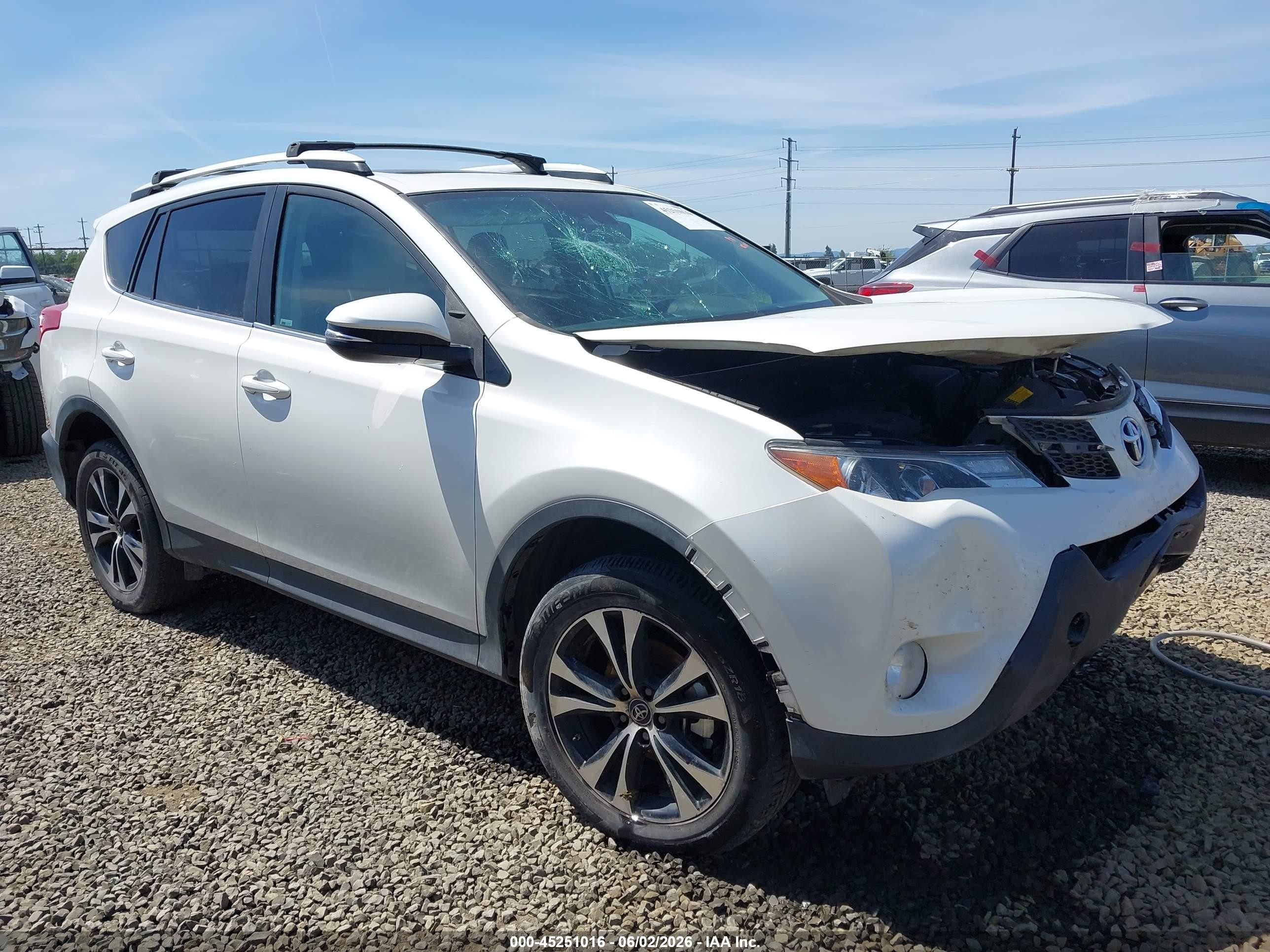 2015 Toyota Rav4 Limited White vin: 2T3DFREV8FW320311