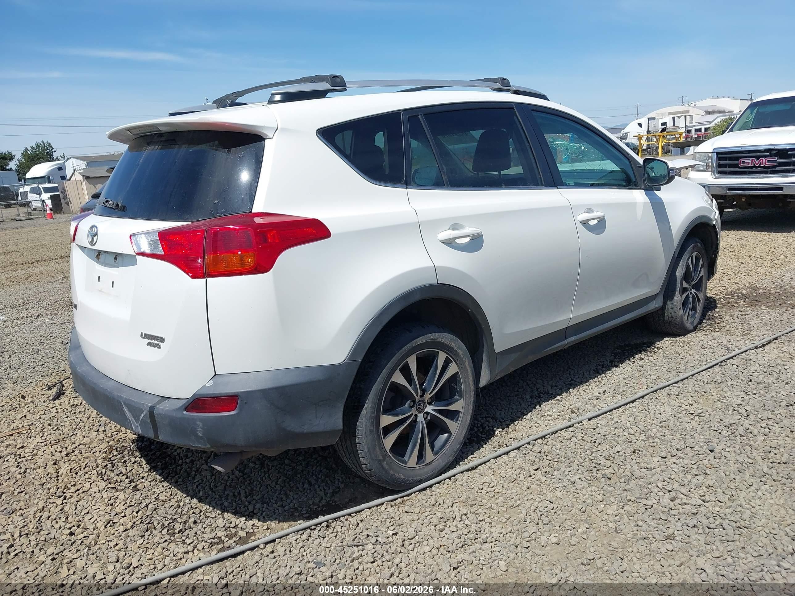 2015 Toyota Rav4 Limited White vin: 2T3DFREV8FW320311