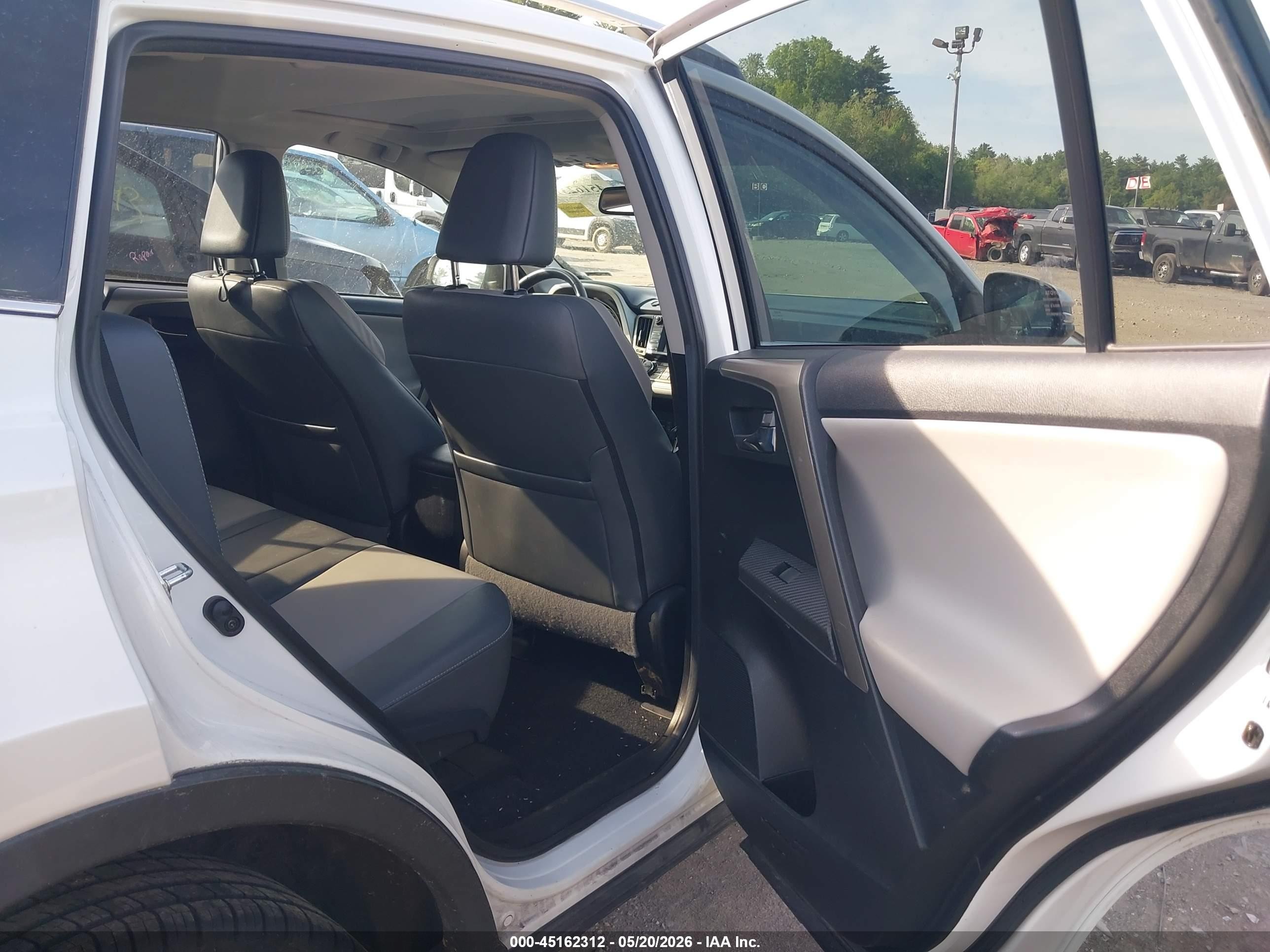 2015 Toyota Rav4 Limited White vin: 2T3DFREV8FW323693