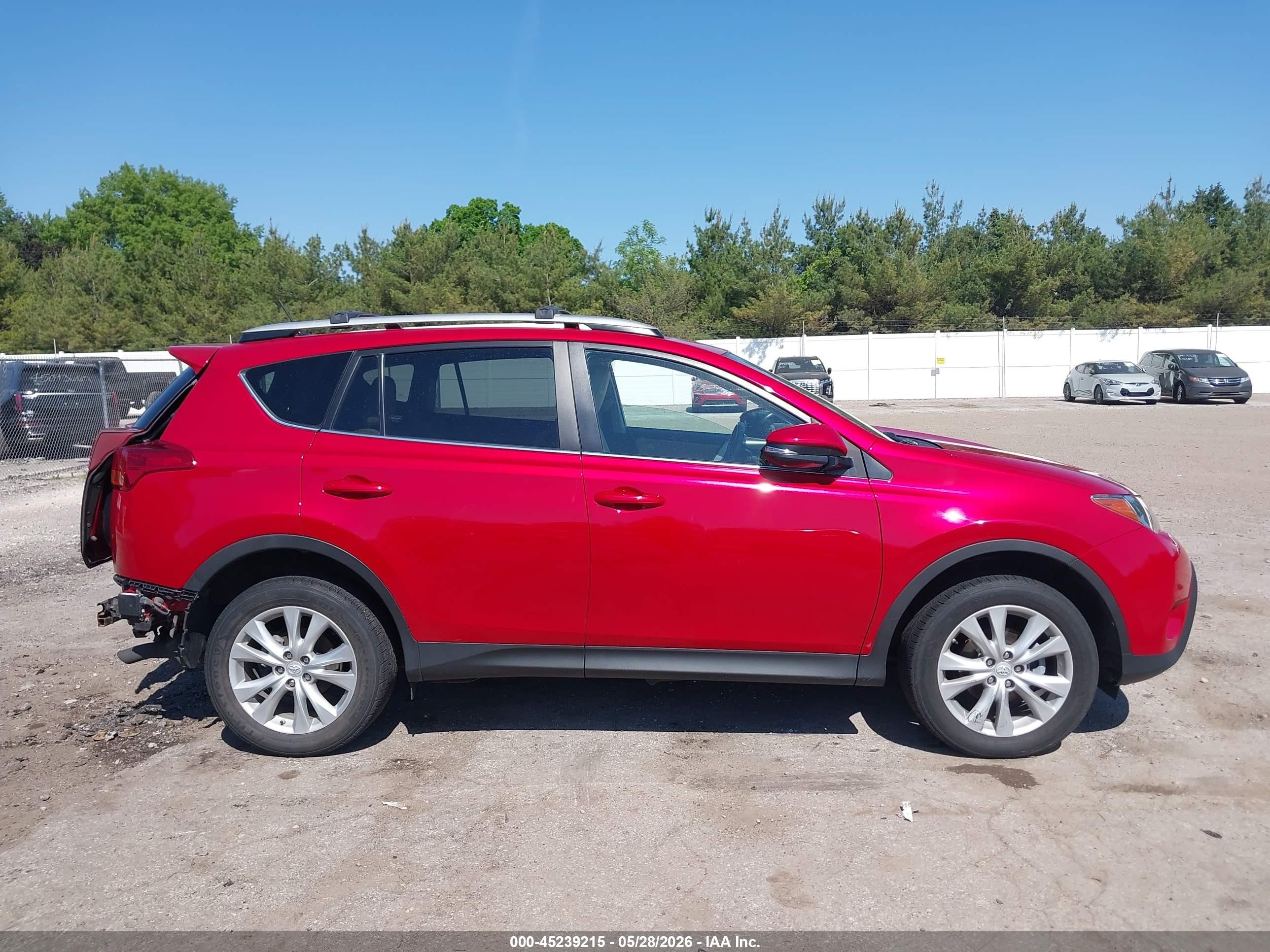 2015 Toyota Rav4 Limited Red vin: 2T3DFREV9FW232223