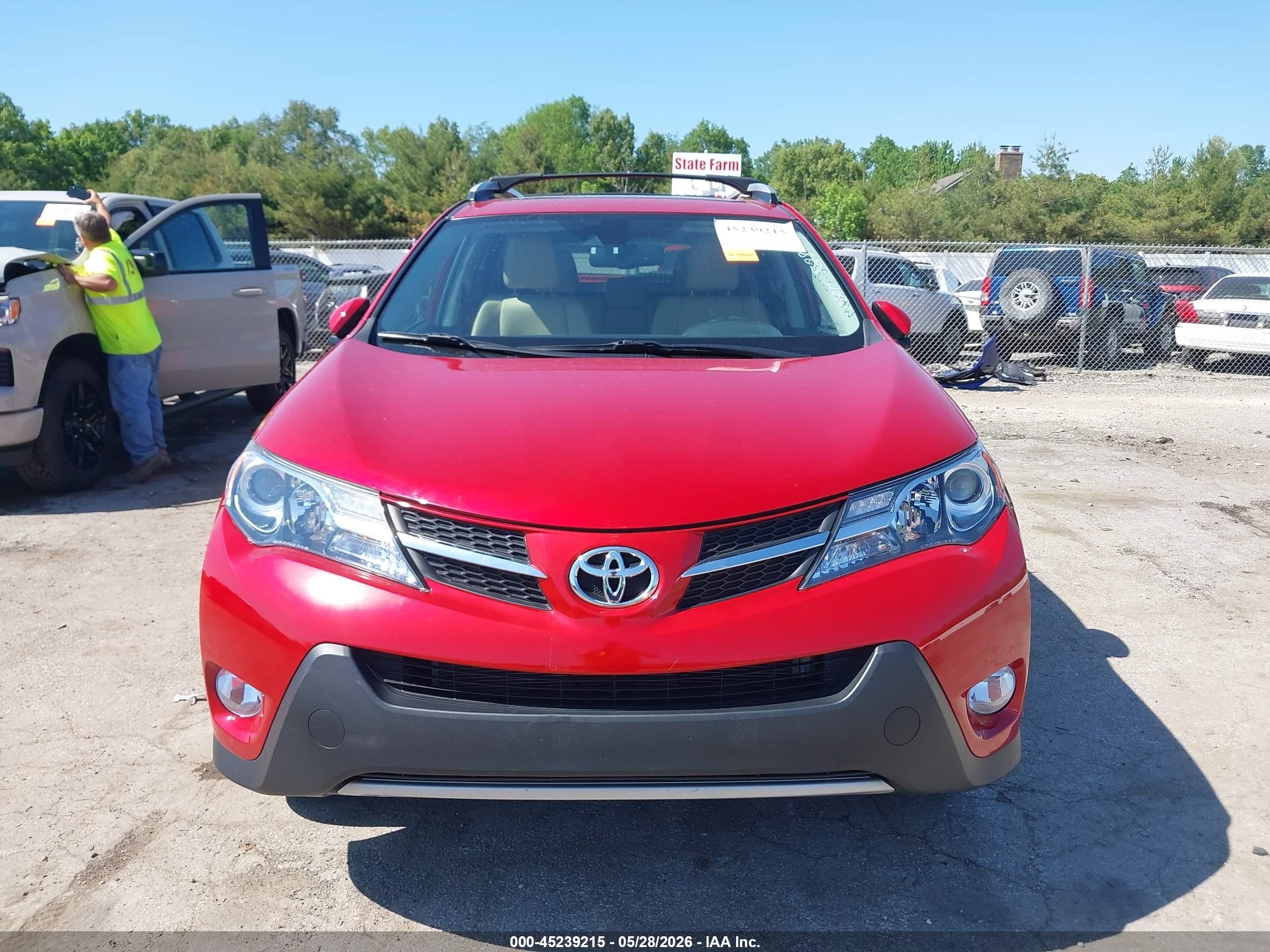 2015 Toyota Rav4 Limited Red vin: 2T3DFREV9FW232223