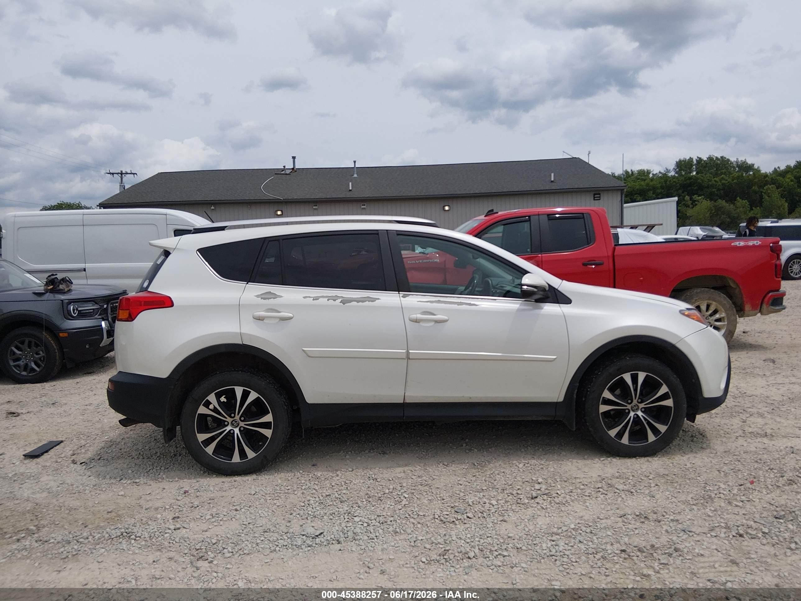 2015 Toyota Rav4 Limited White vin: 2T3DFREV9FW304991