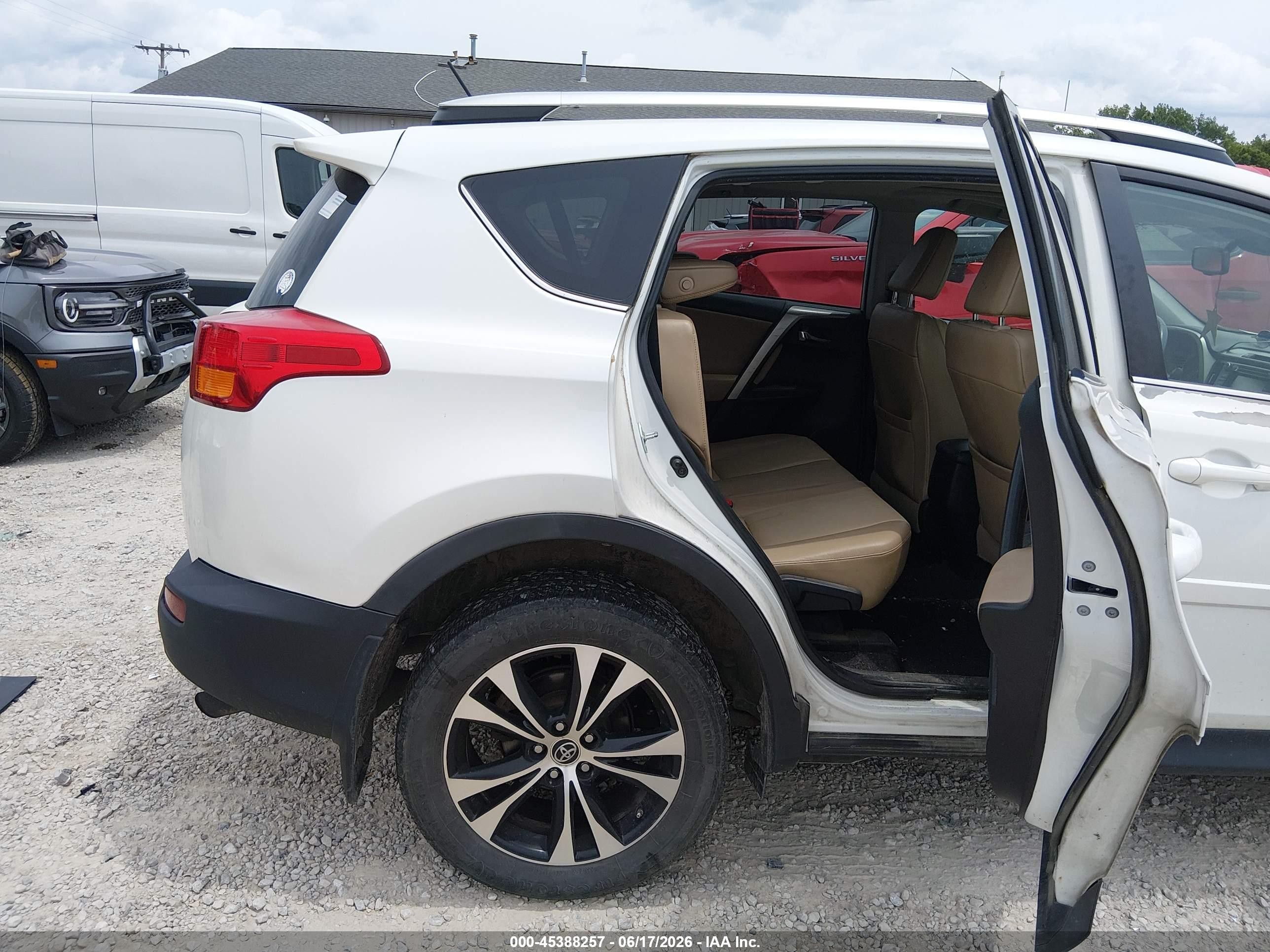 2015 Toyota Rav4 Limited White vin: 2T3DFREV9FW304991