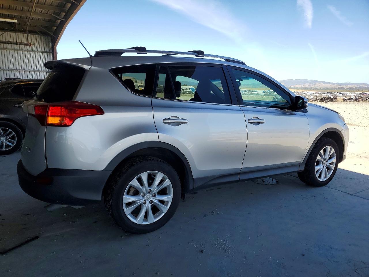 2015 Toyota Rav4 Limited Silver vin: 2T3DFREV9FW306255