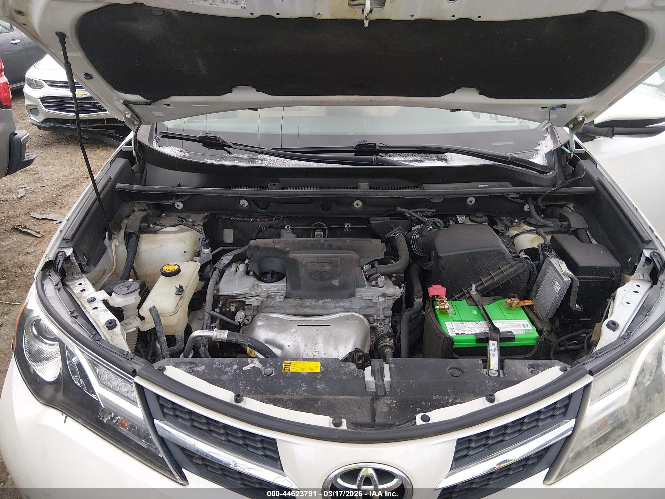2015 Toyota Rav4 Limited White vin: 2T3DFREV9FW327753