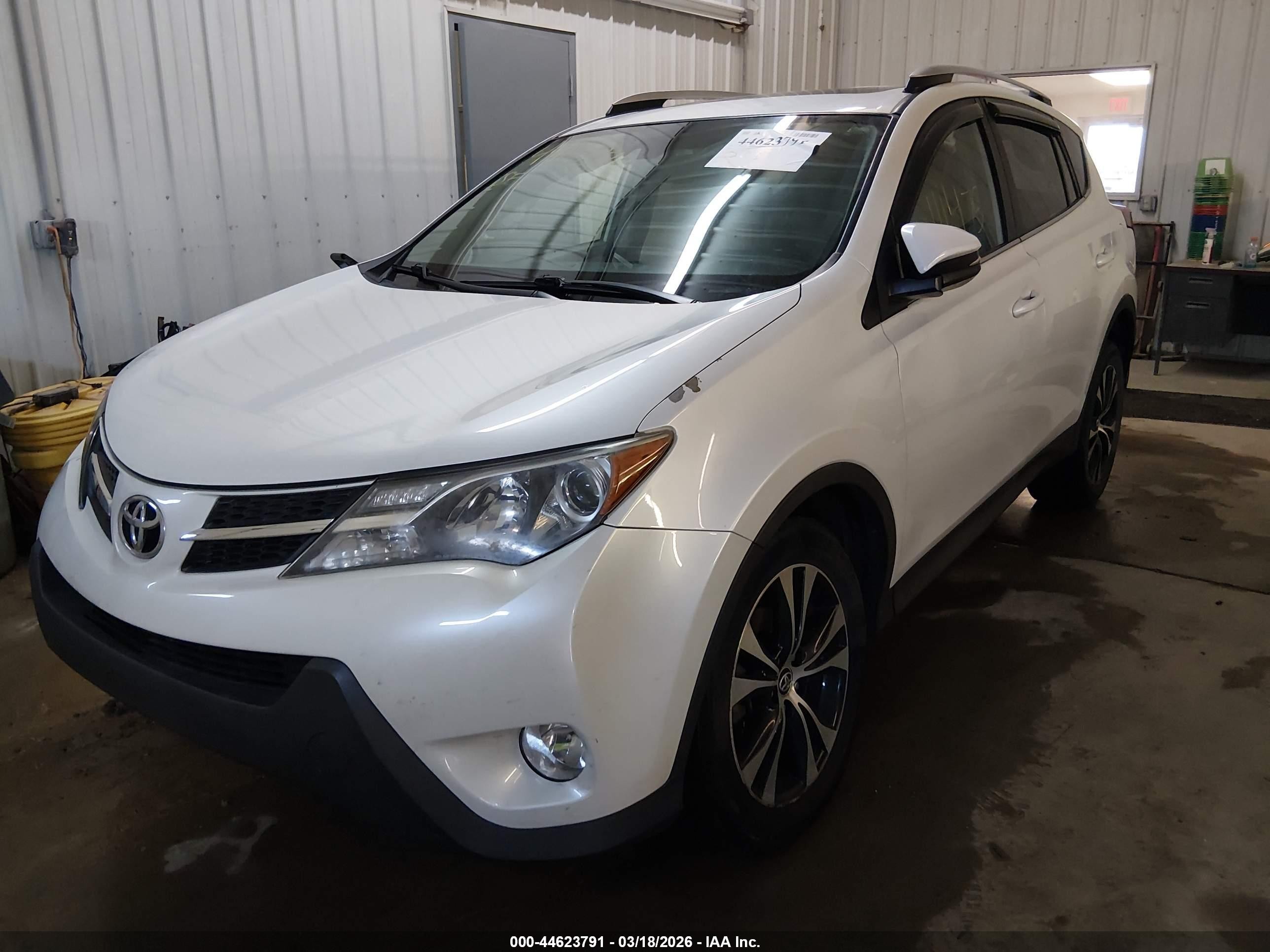 2015 Toyota Rav4 Limited White vin: 2T3DFREV9FW327753