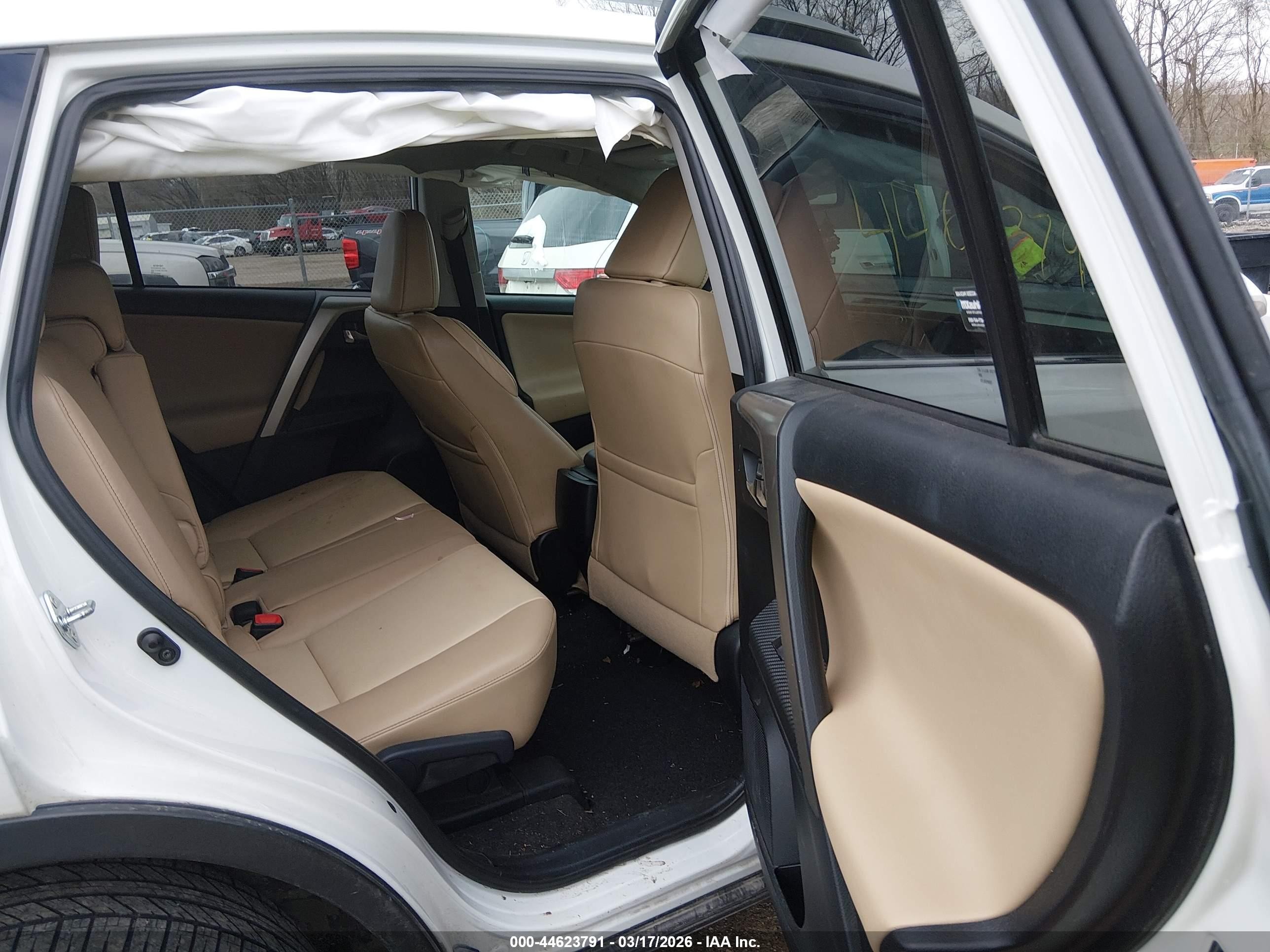 2015 Toyota Rav4 Limited White vin: 2T3DFREV9FW327753