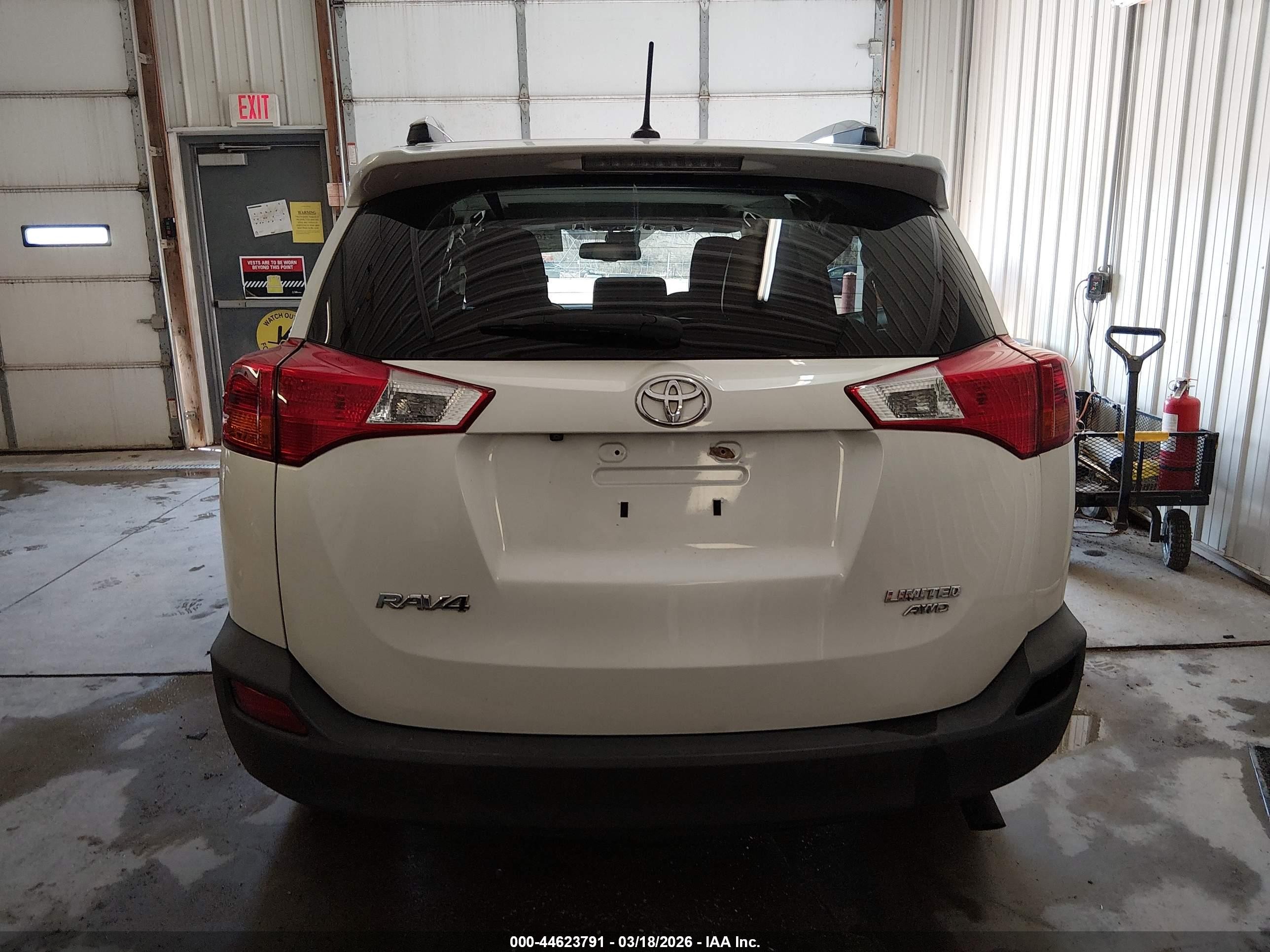 2015 Toyota Rav4 Limited White vin: 2T3DFREV9FW327753