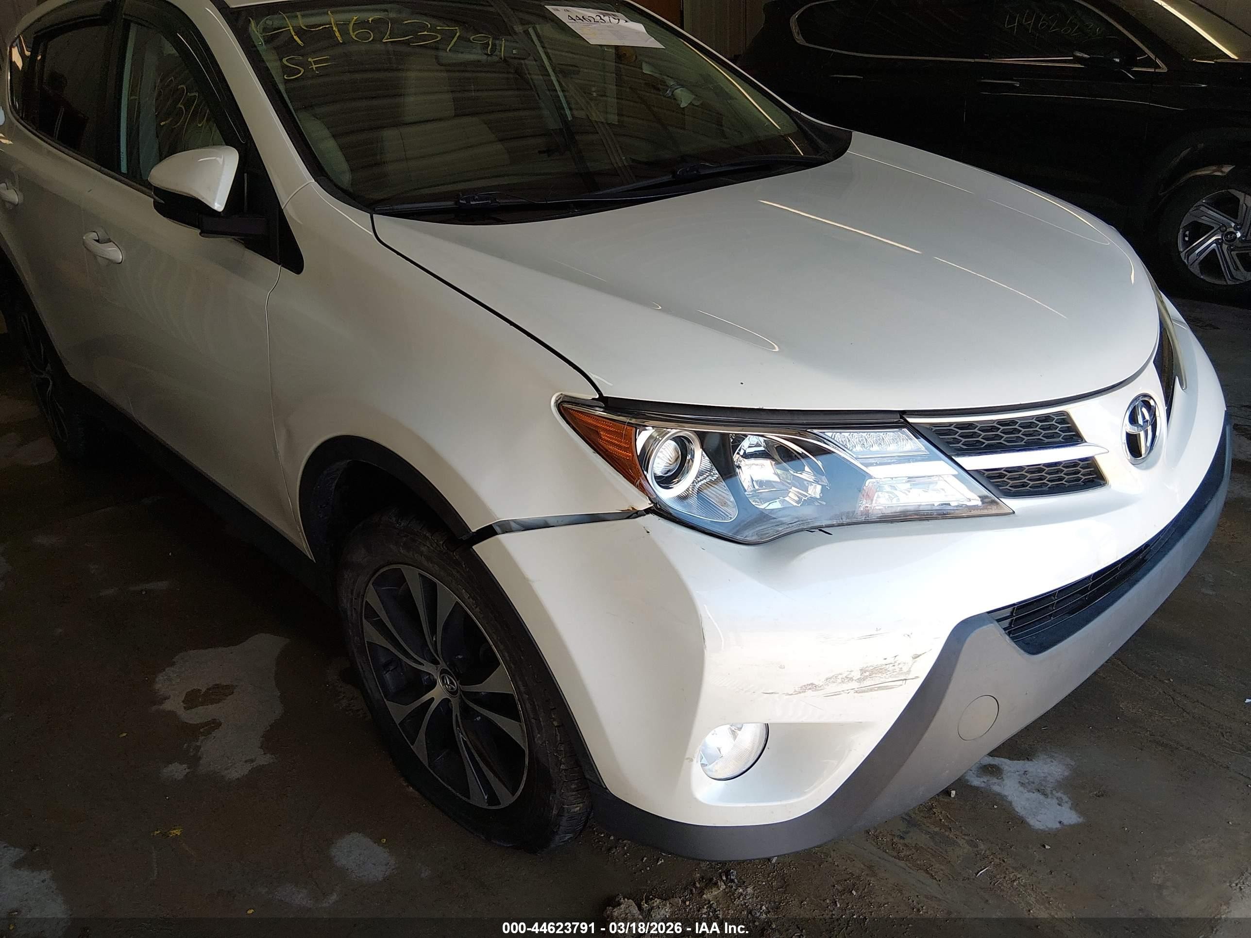 2015 Toyota Rav4 Limited White vin: 2T3DFREV9FW327753