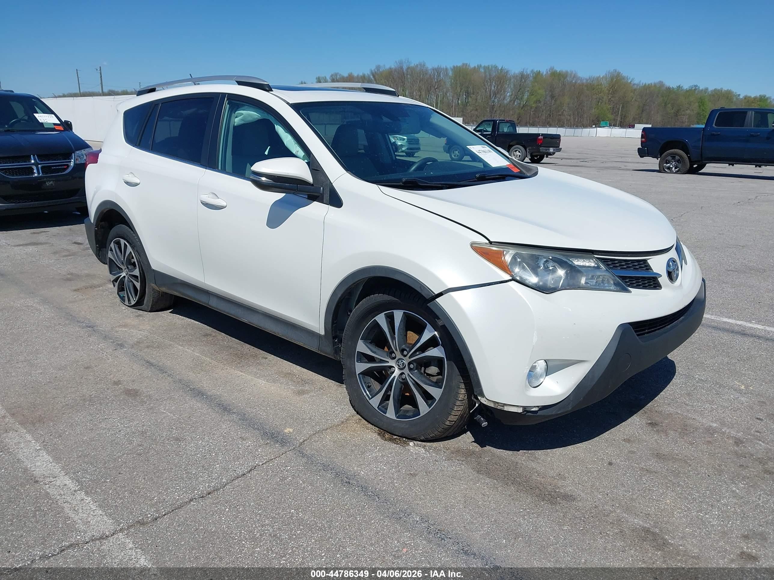 2015 Toyota Rav4 Limited White vin: 2T3DFREV9FW345928