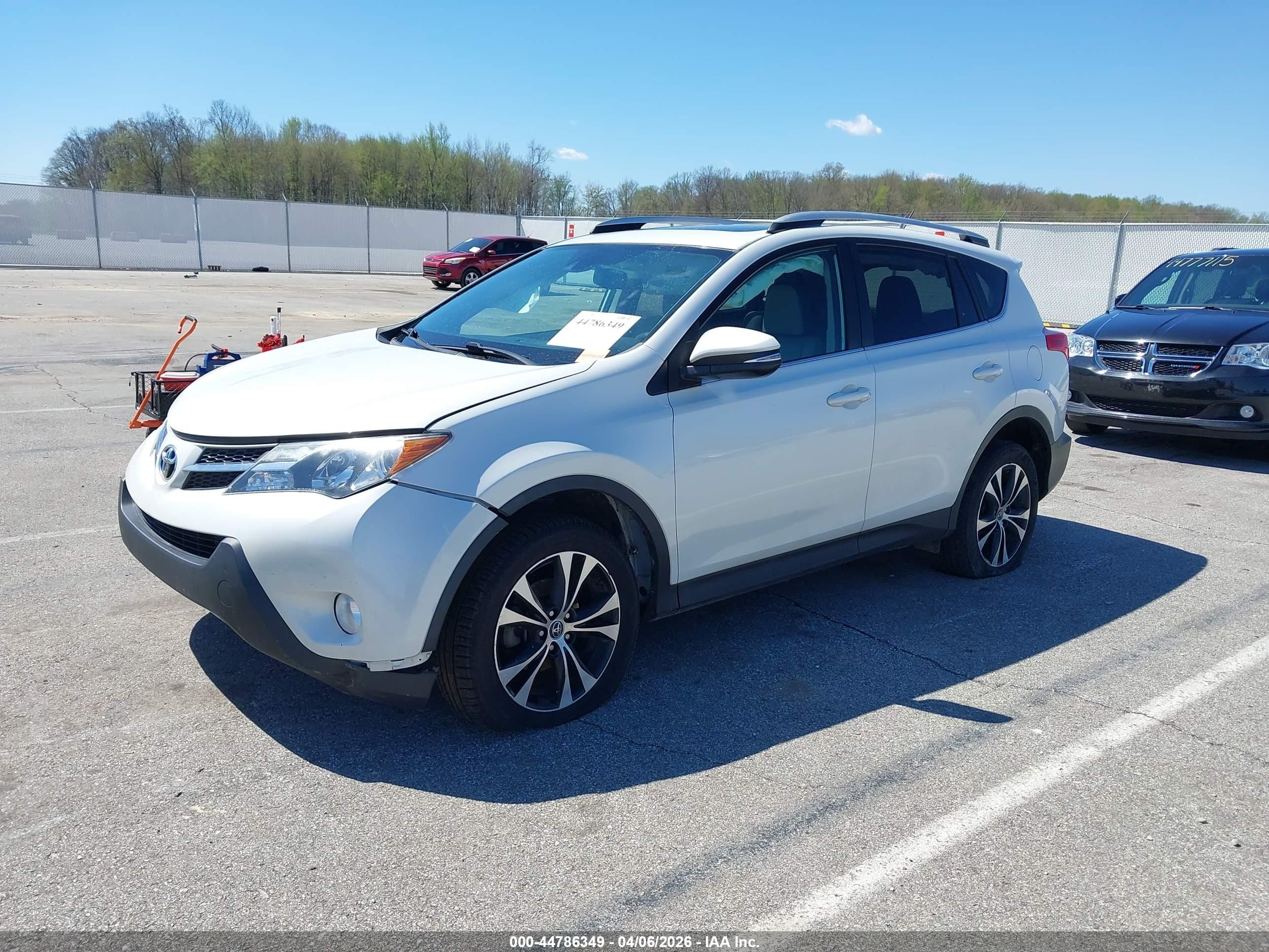 2015 Toyota Rav4 Limited White vin: 2T3DFREV9FW345928