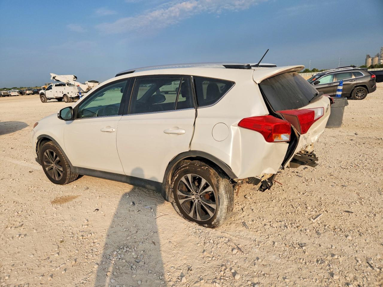 2015 Toyota Rav4 Limited White vin: 2T3DFREV9FW361059