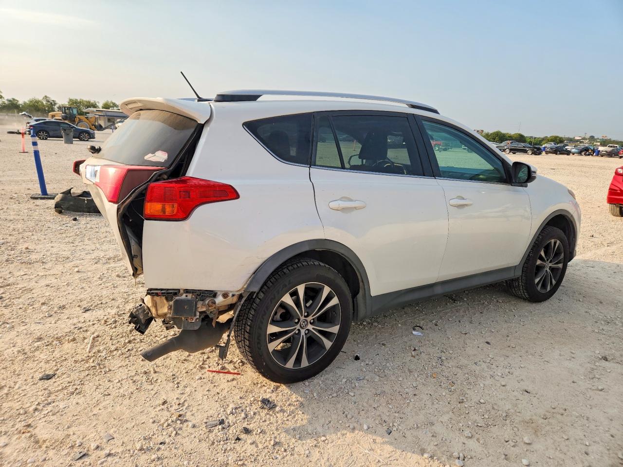 2015 Toyota Rav4 Limited White vin: 2T3DFREV9FW361059