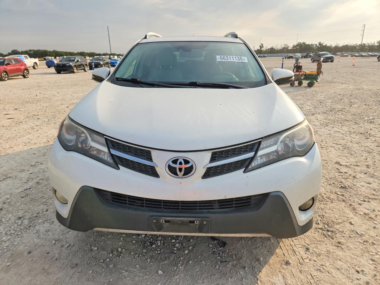 2015 Toyota Rav4 Limited White vin: 2T3DFREV9FW361059