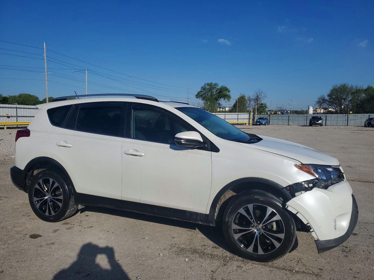 2015 Toyota Rav4 Limited White vin: 2T3DFREV9FW382901