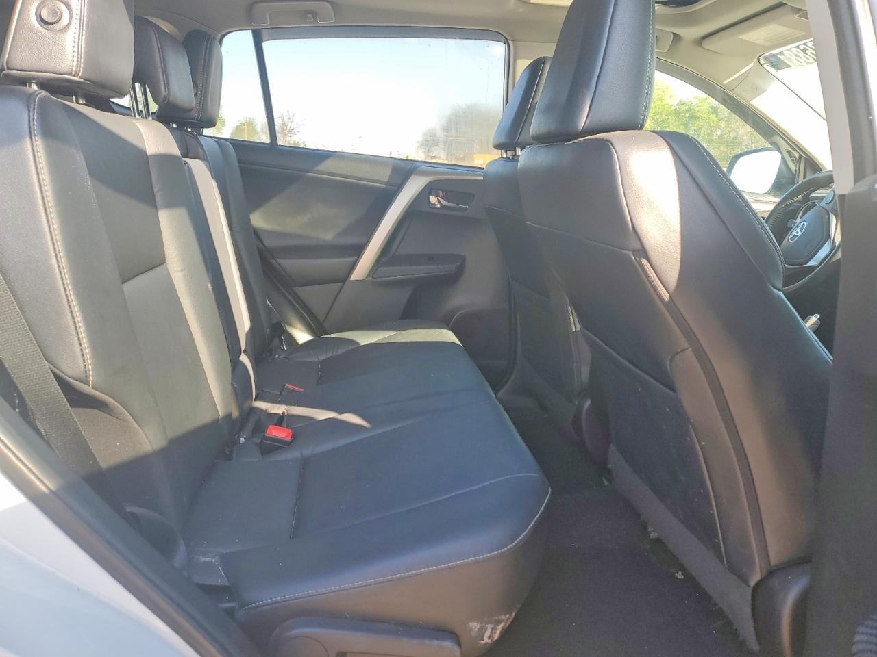 2015 Toyota Rav4 Limited White vin: 2T3DFREV9FW382901