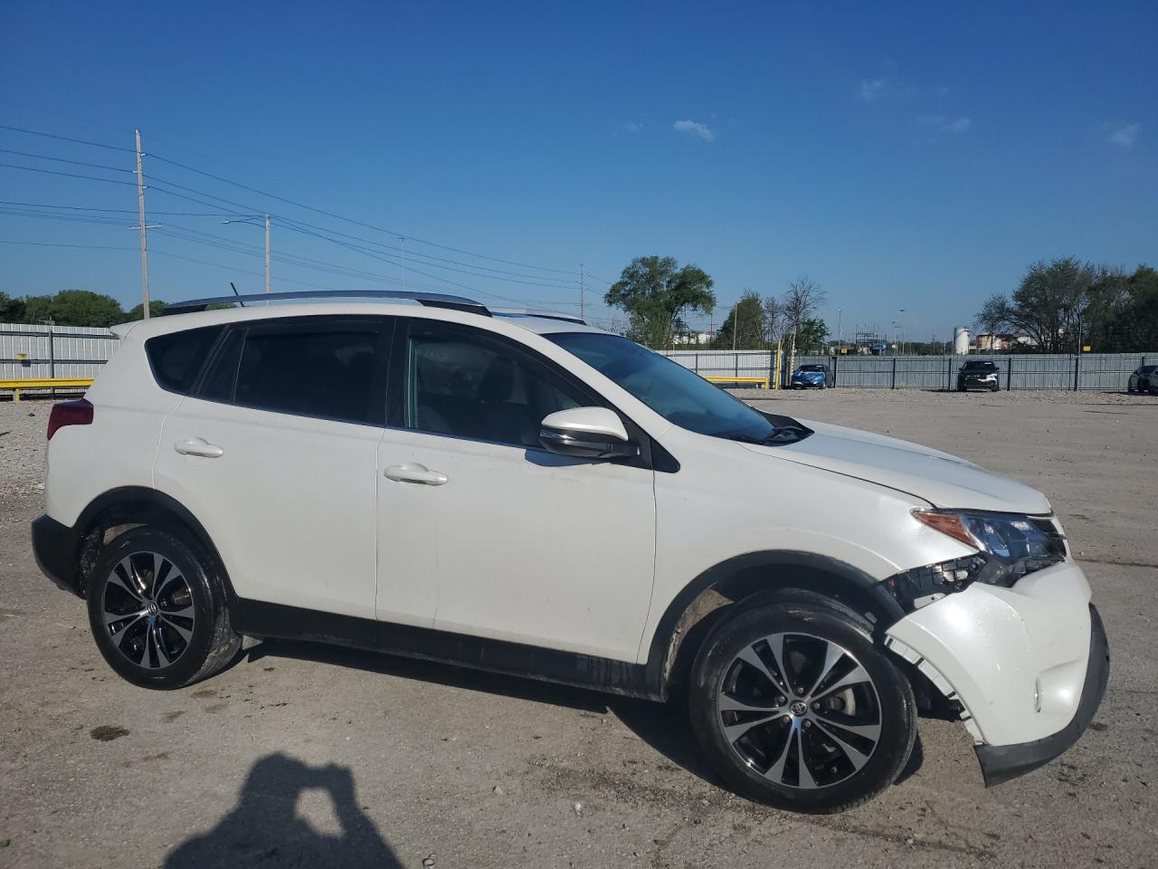 2015 Toyota Rav4 Limited White vin: 2T3DFREV9FW382901 Damage: Right Front Fender, Dent(S) W/ Paint Dmg, 5 To 6 Inches
