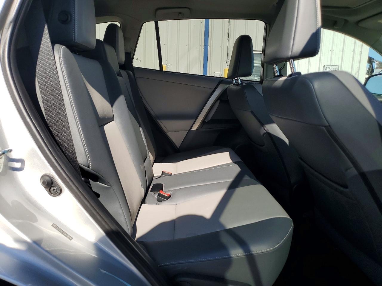 2013 Toyota Rav4 Limited Silver vin: 2T3DFREVXDW049667