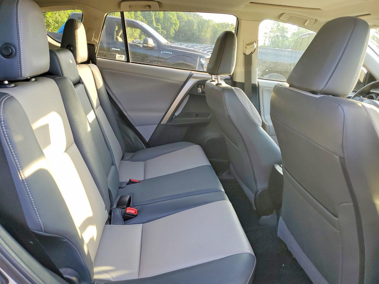 2013 Toyota Rav4 Limited Silver vin: 2T3DFREVXDW105882