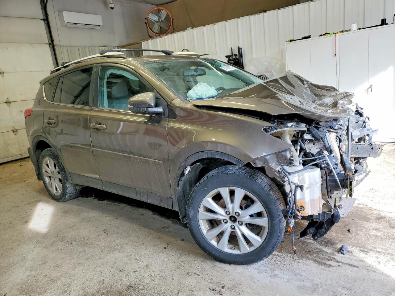 2014 Toyota Rav 4 Коричневый vin: 2T3DFREVXEW133893