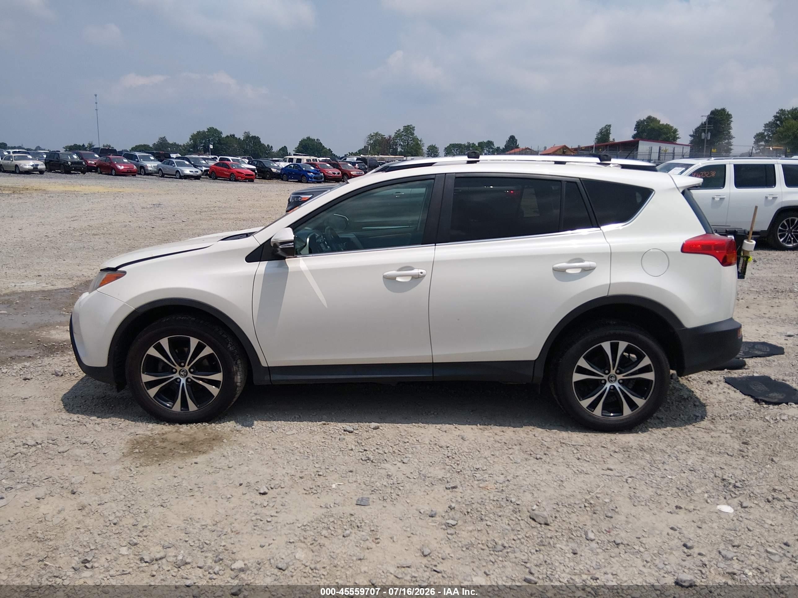 2015 Toyota Rav4 Limited White vin: 2T3DFREVXFW319256