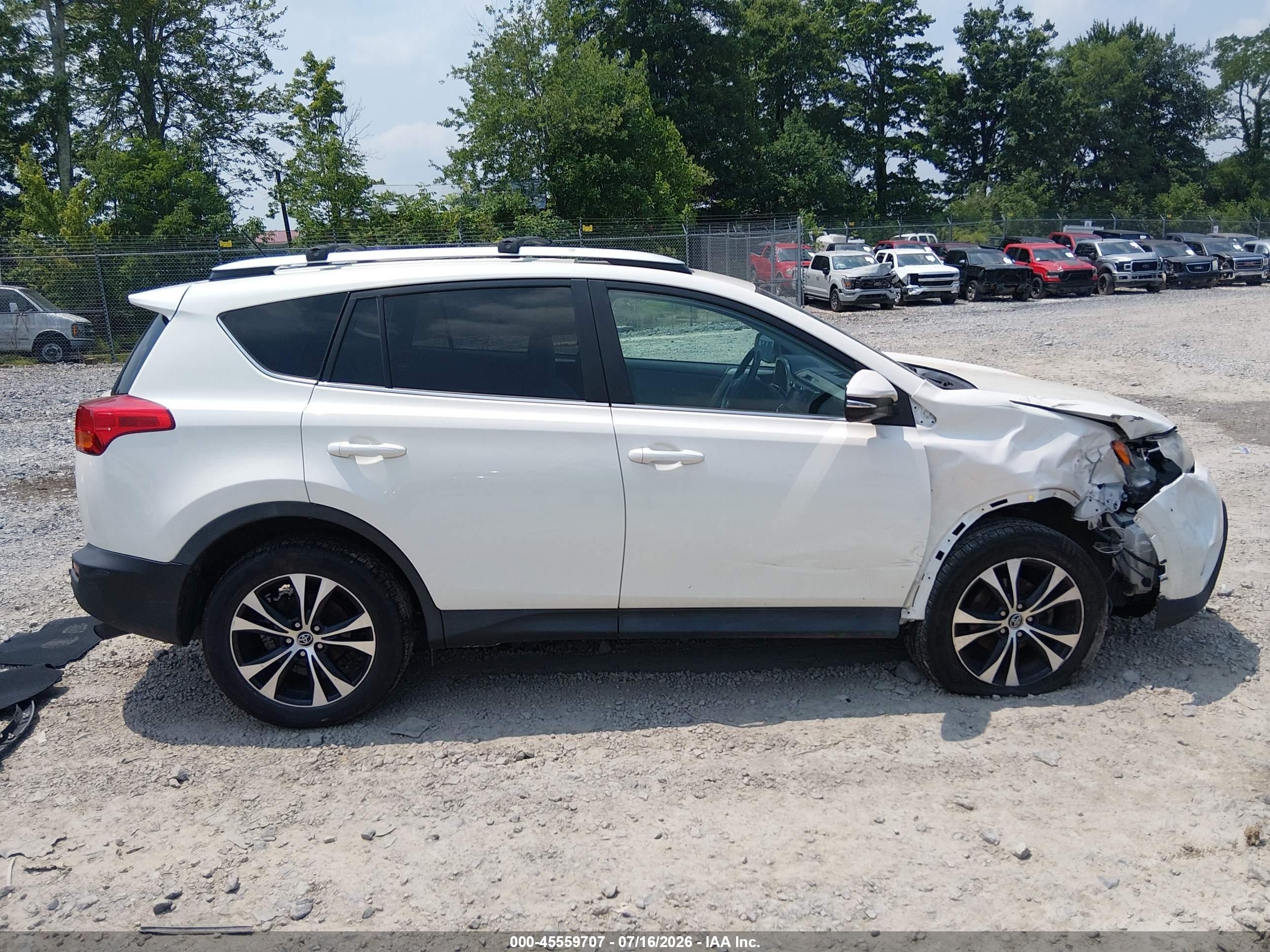 2015 Toyota Rav4 Limited White vin: 2T3DFREVXFW319256