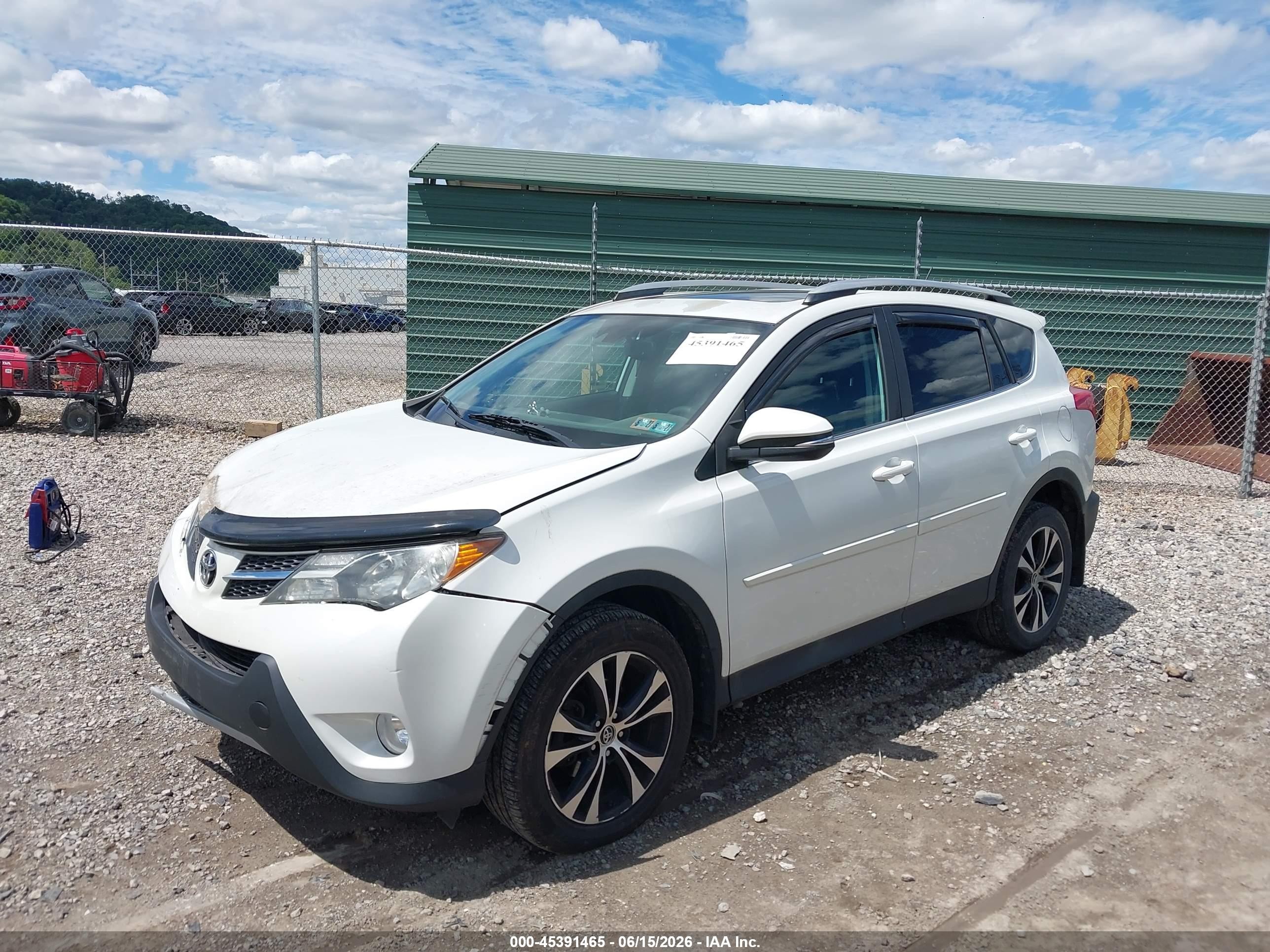 2015 Toyota Rav4 Limited White vin: 2T3DFREVXFW385631