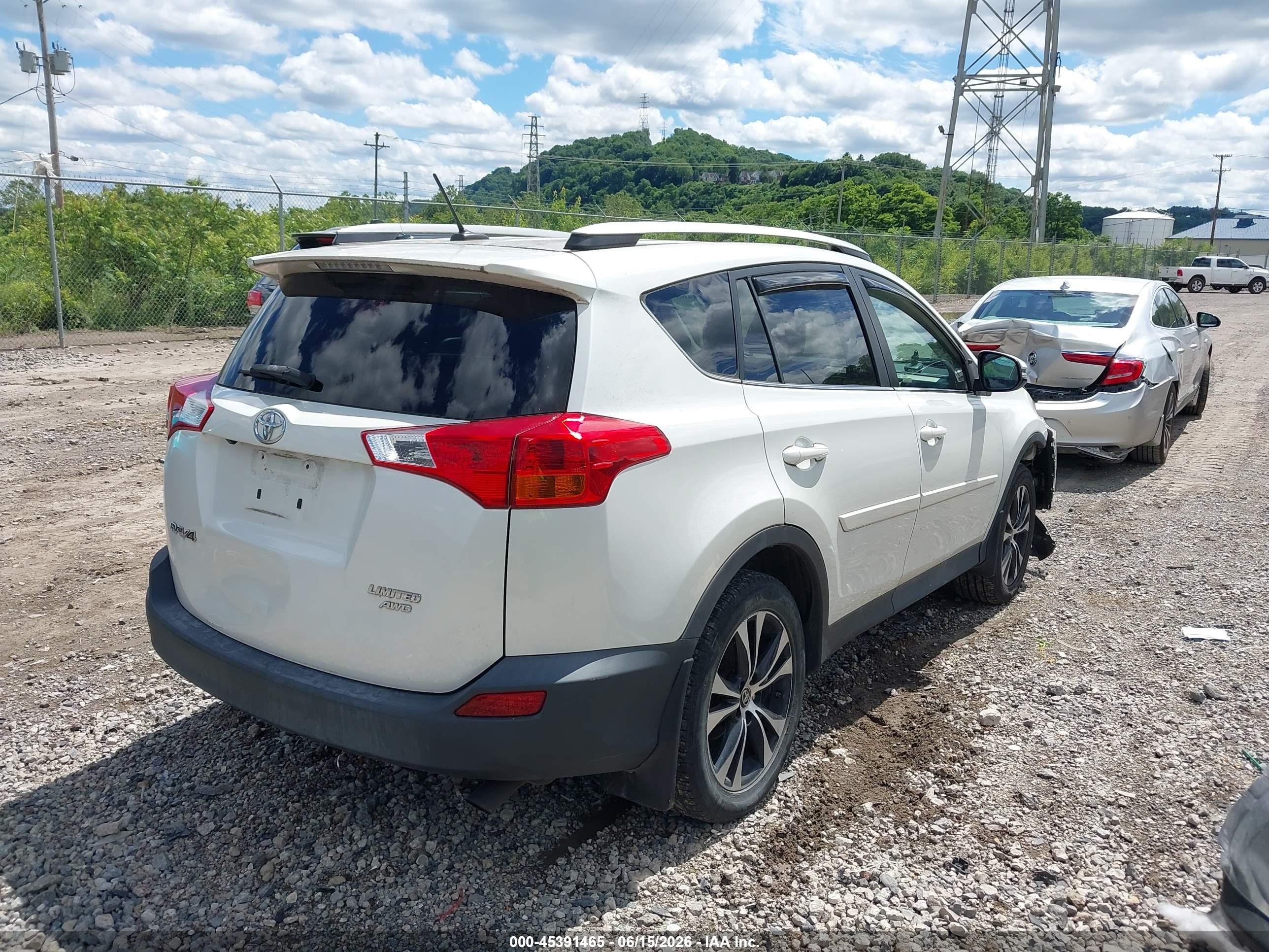 2015 Toyota Rav4 Limited White vin: 2T3DFREVXFW385631