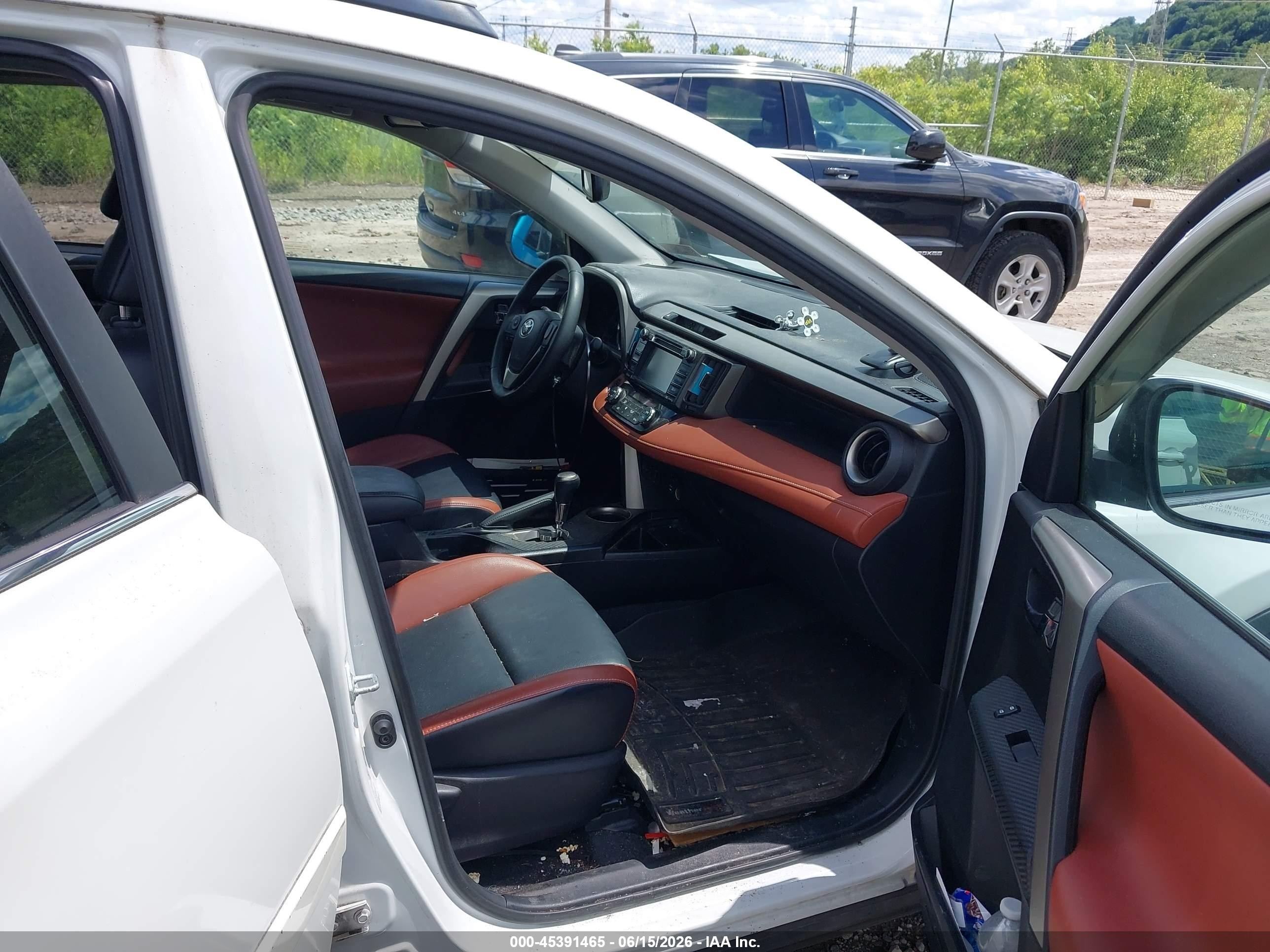 2015 Toyota Rav4 Limited White vin: 2T3DFREVXFW385631