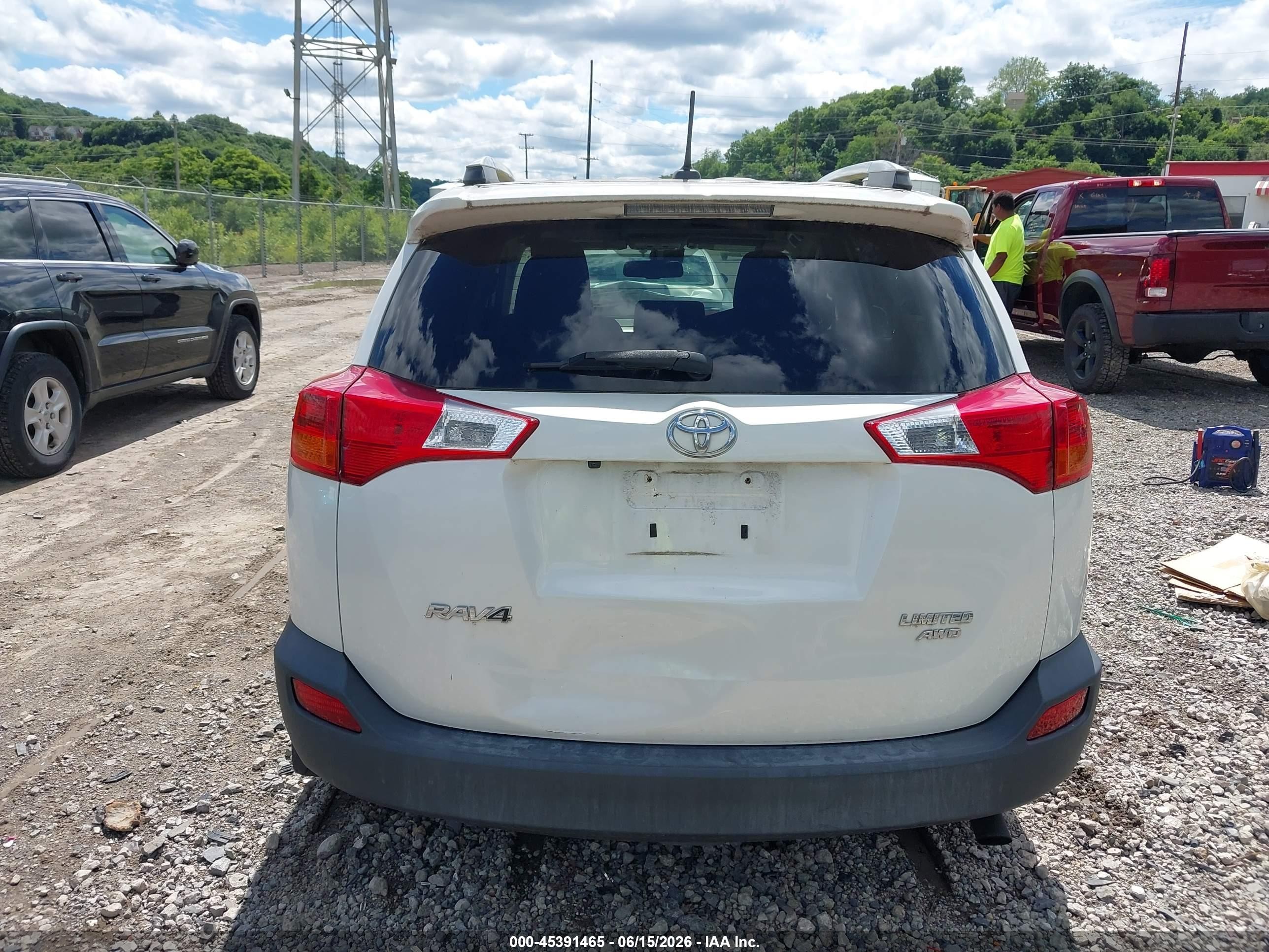 2015 Toyota Rav4 Limited White vin: 2T3DFREVXFW385631