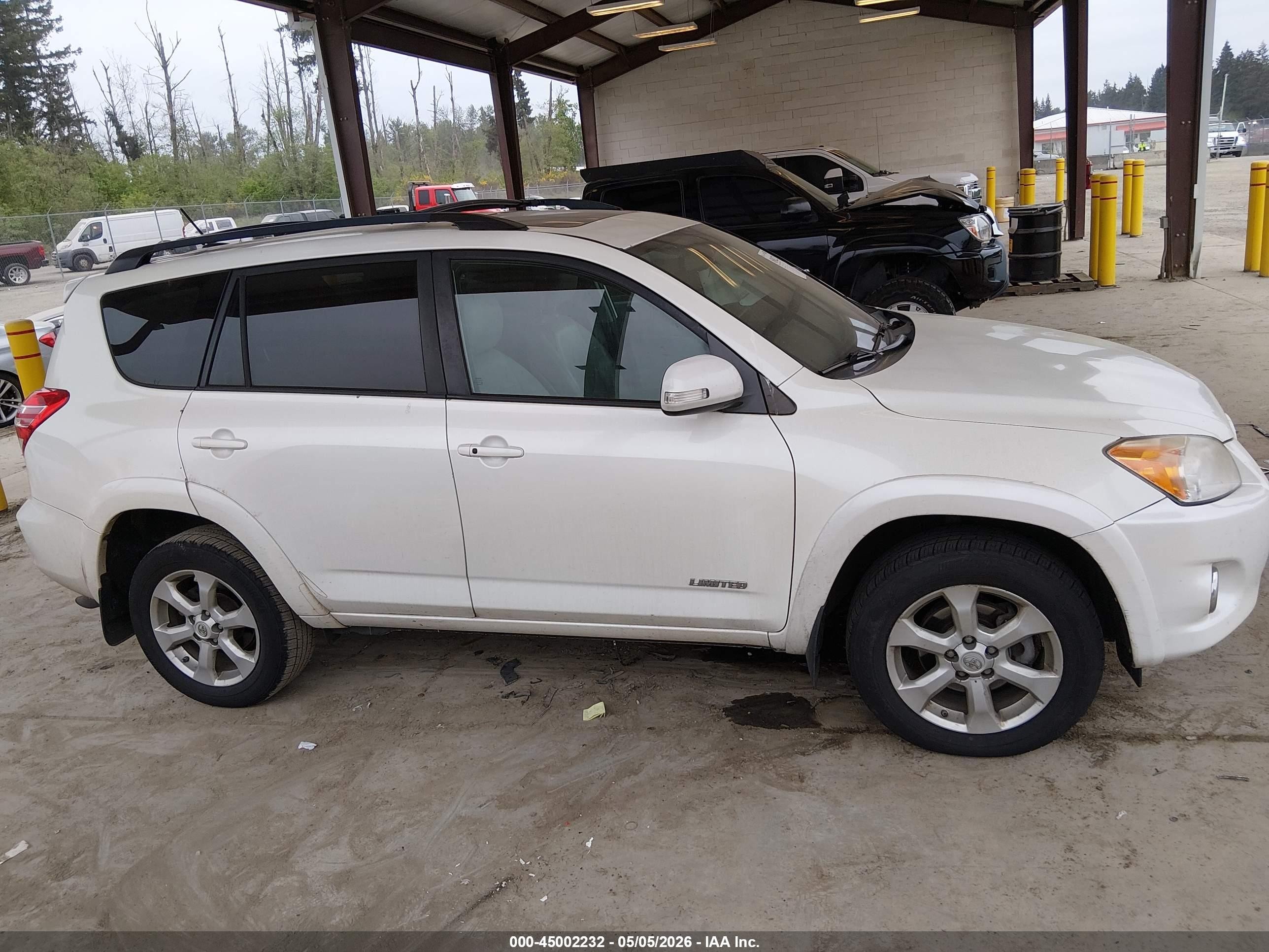 2010 Toyota Rav4 Limited V6 White vin: 2T3DK4DV1AW035488