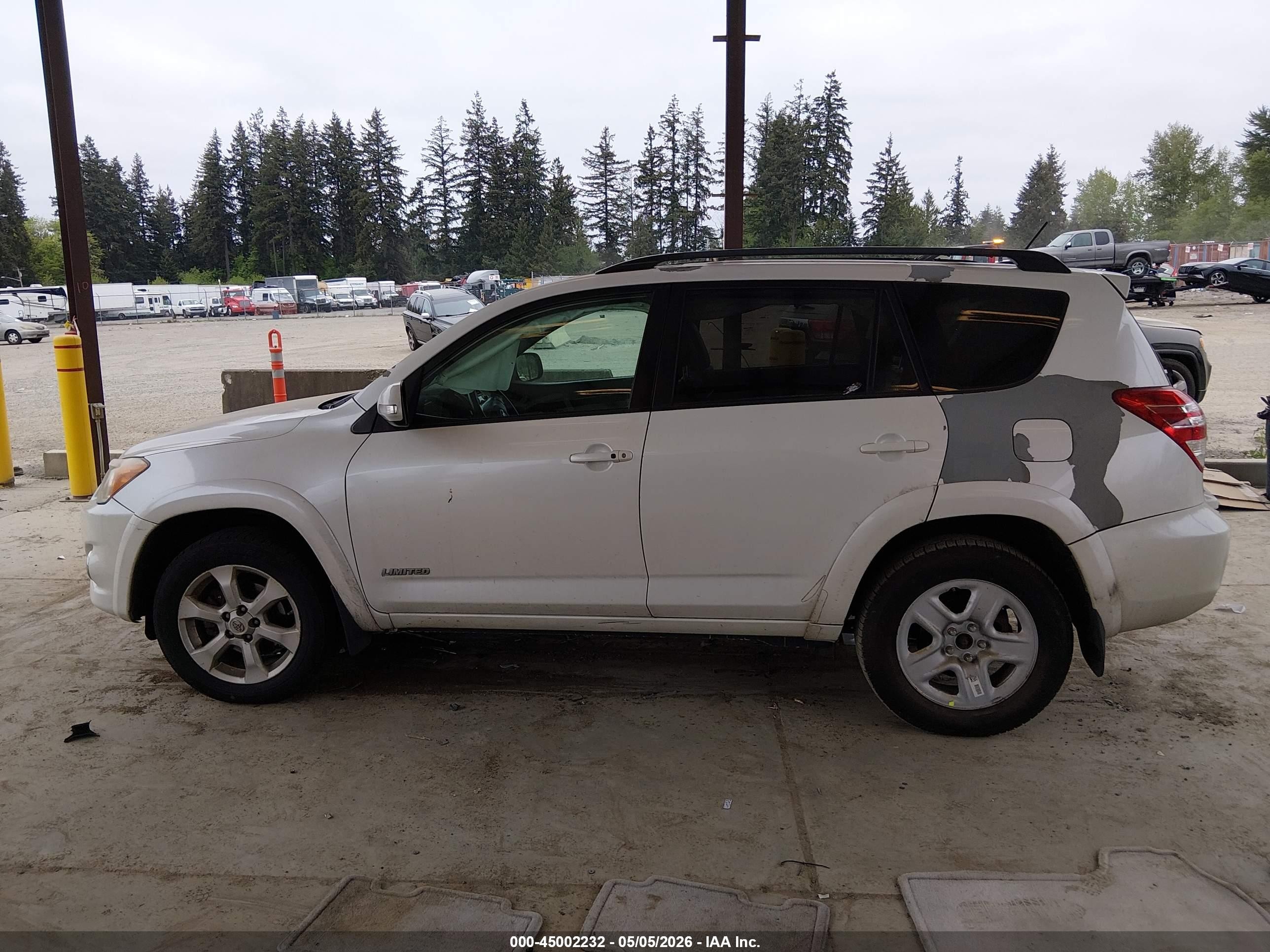 2010 Toyota Rav4 Limited V6 White vin: 2T3DK4DV1AW035488