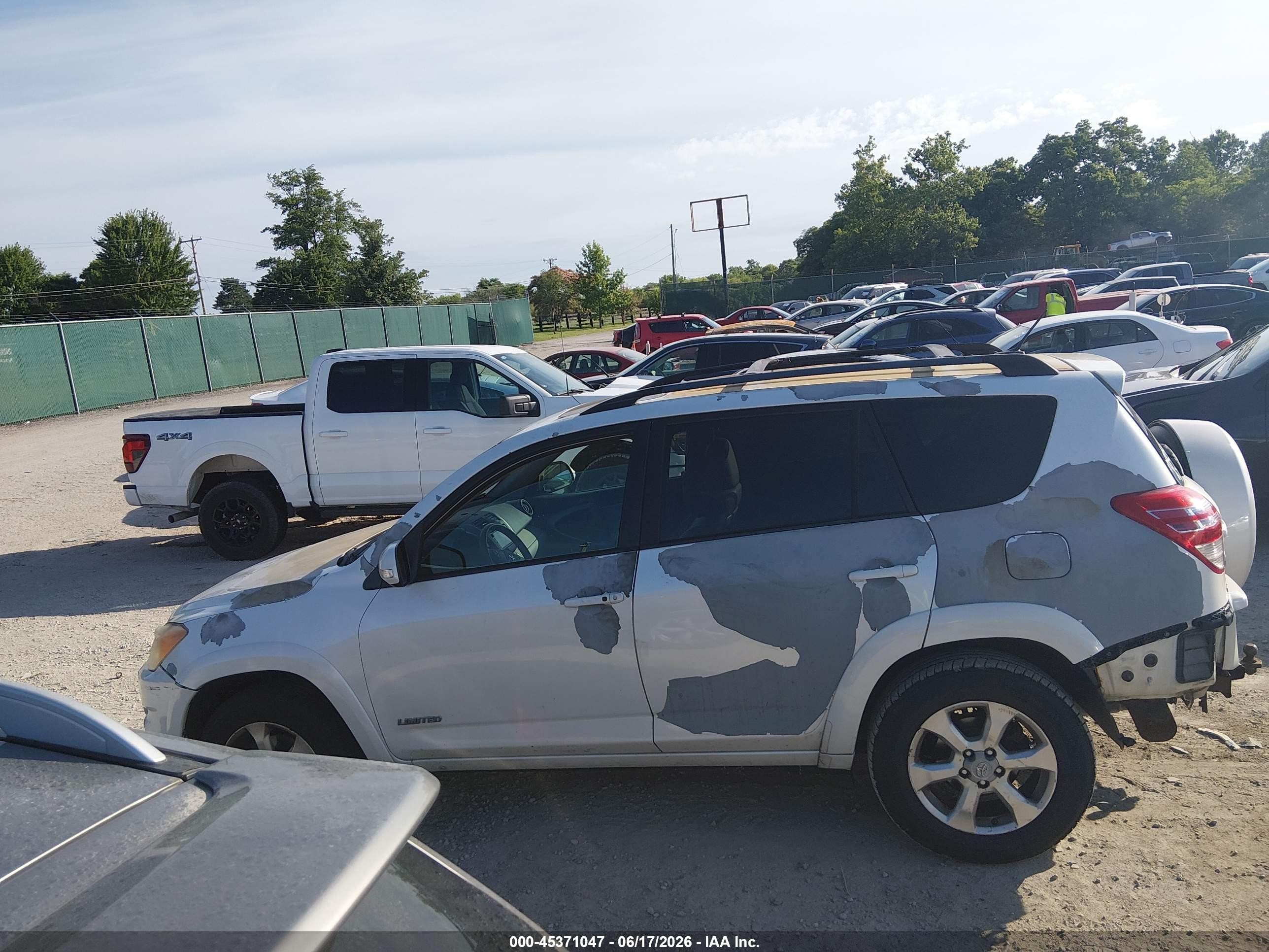 2010 Toyota Rav4 Limited V6 White vin: 2T3DK4DV3AW033872