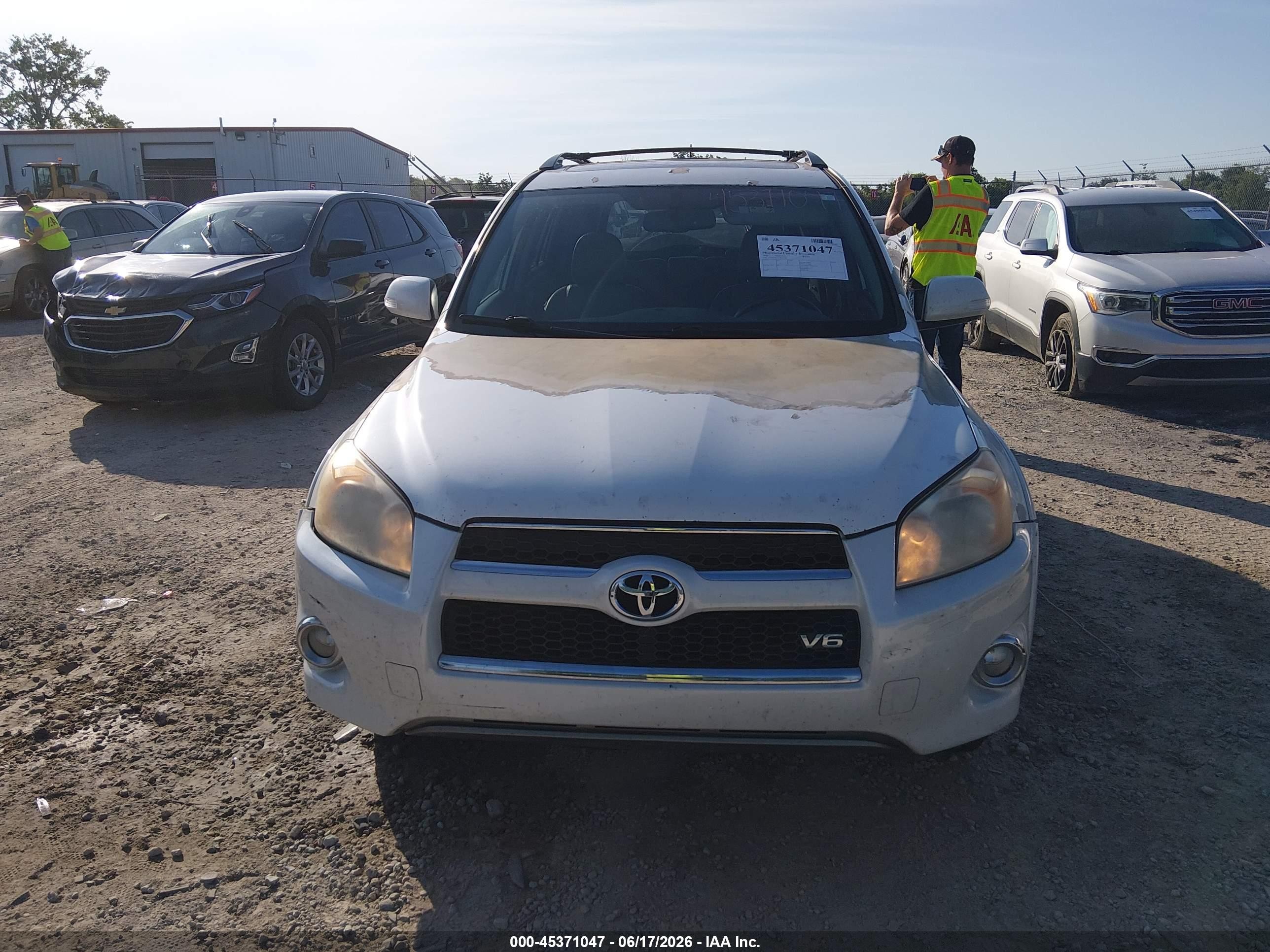 2010 Toyota Rav4 Limited V6 White vin: 2T3DK4DV3AW033872