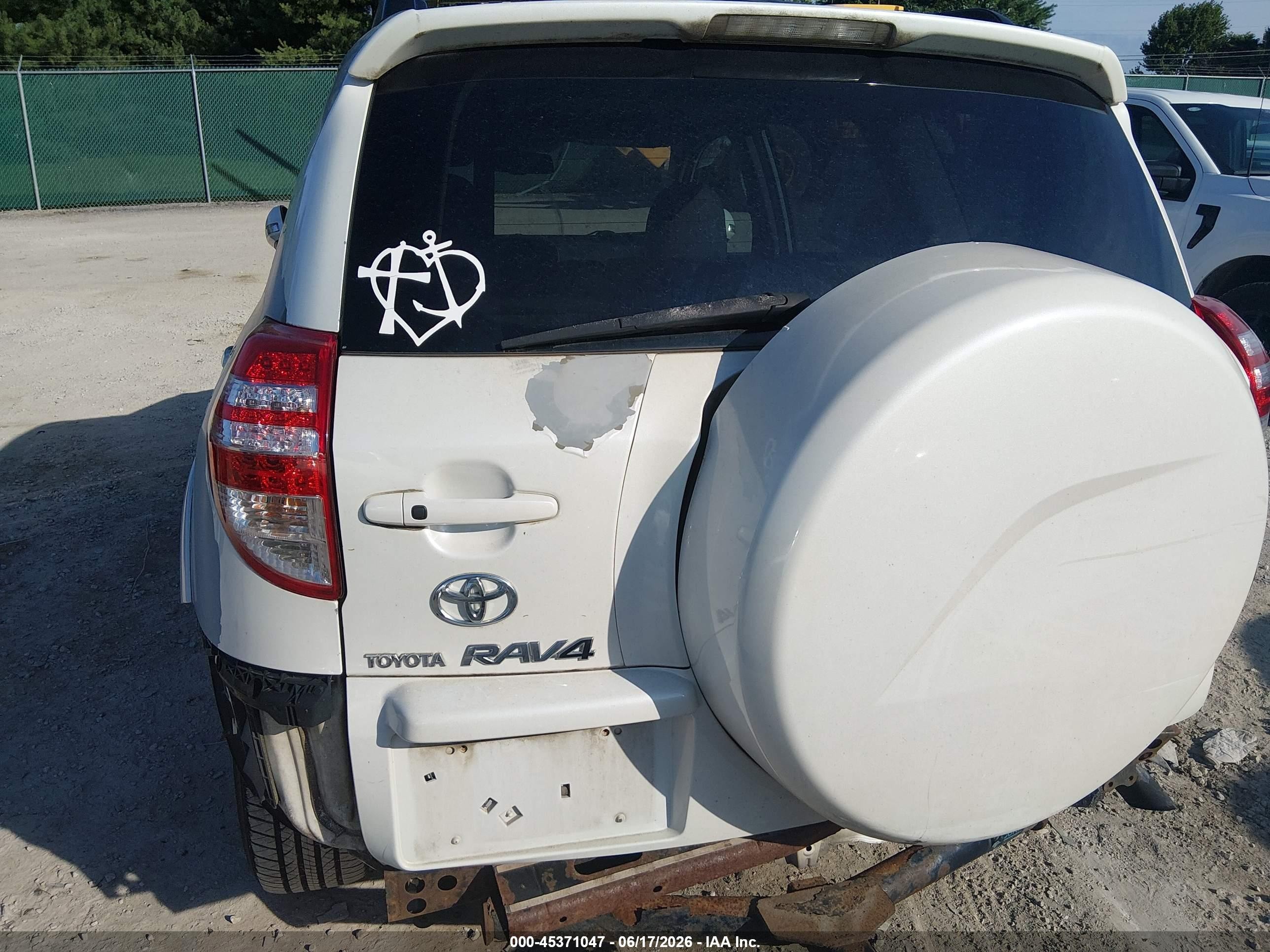2010 Toyota Rav4 Limited V6 White vin: 2T3DK4DV3AW033872