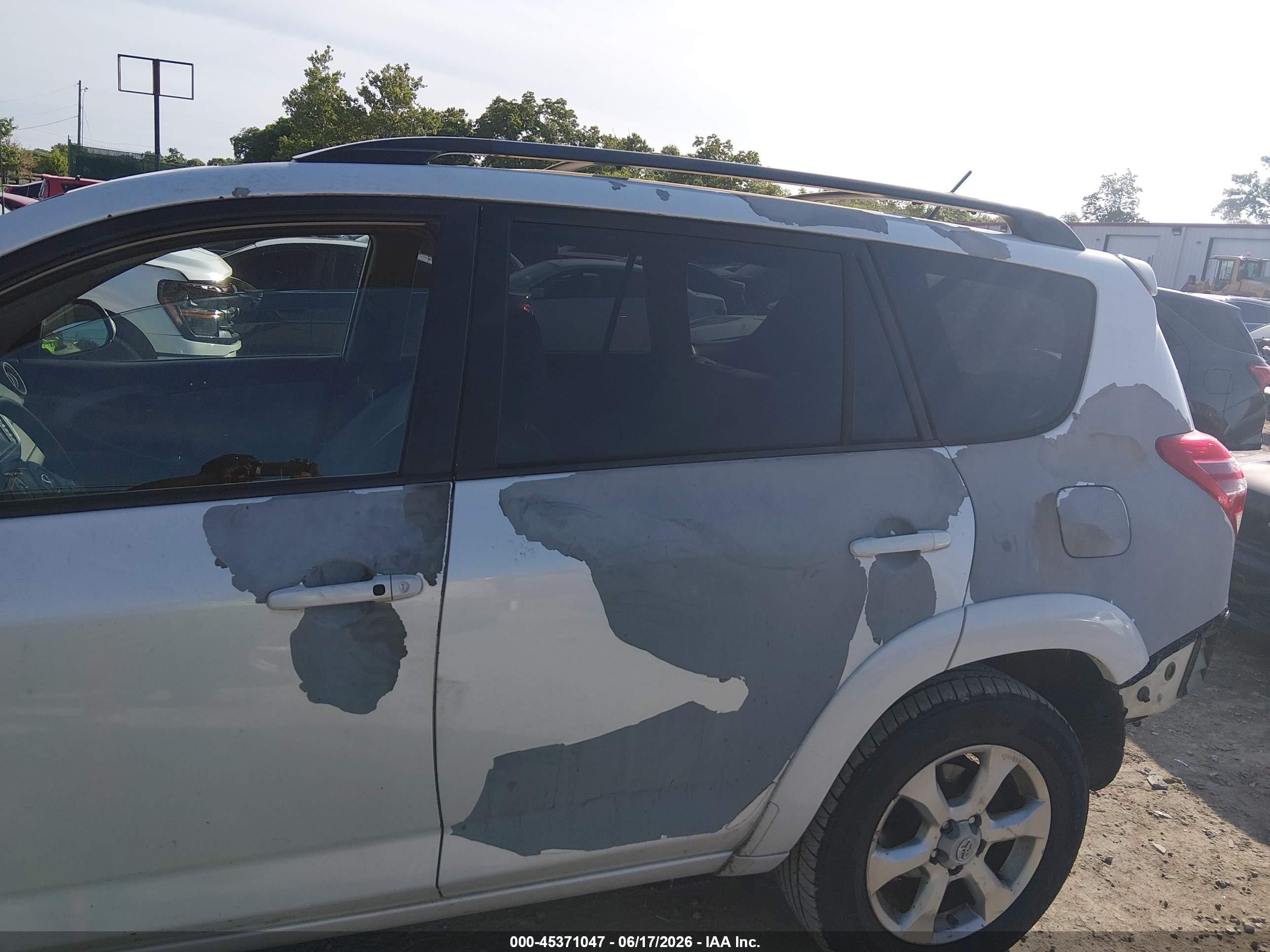 2010 Toyota Rav4 Limited V6 White vin: 2T3DK4DV3AW033872