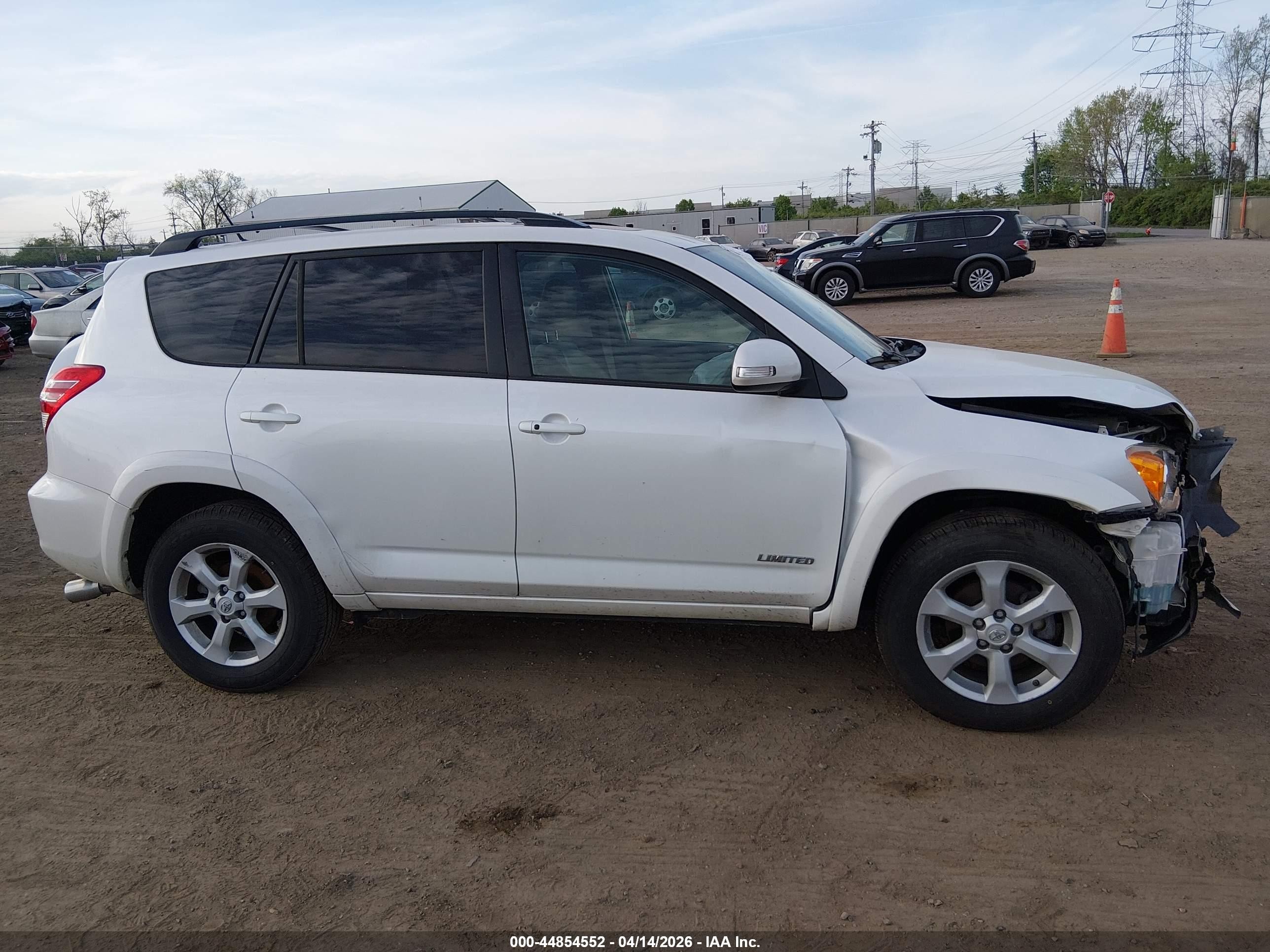 2011 Toyota Rav4 Limited V6 White vin: 2T3DK4DV8BW048577