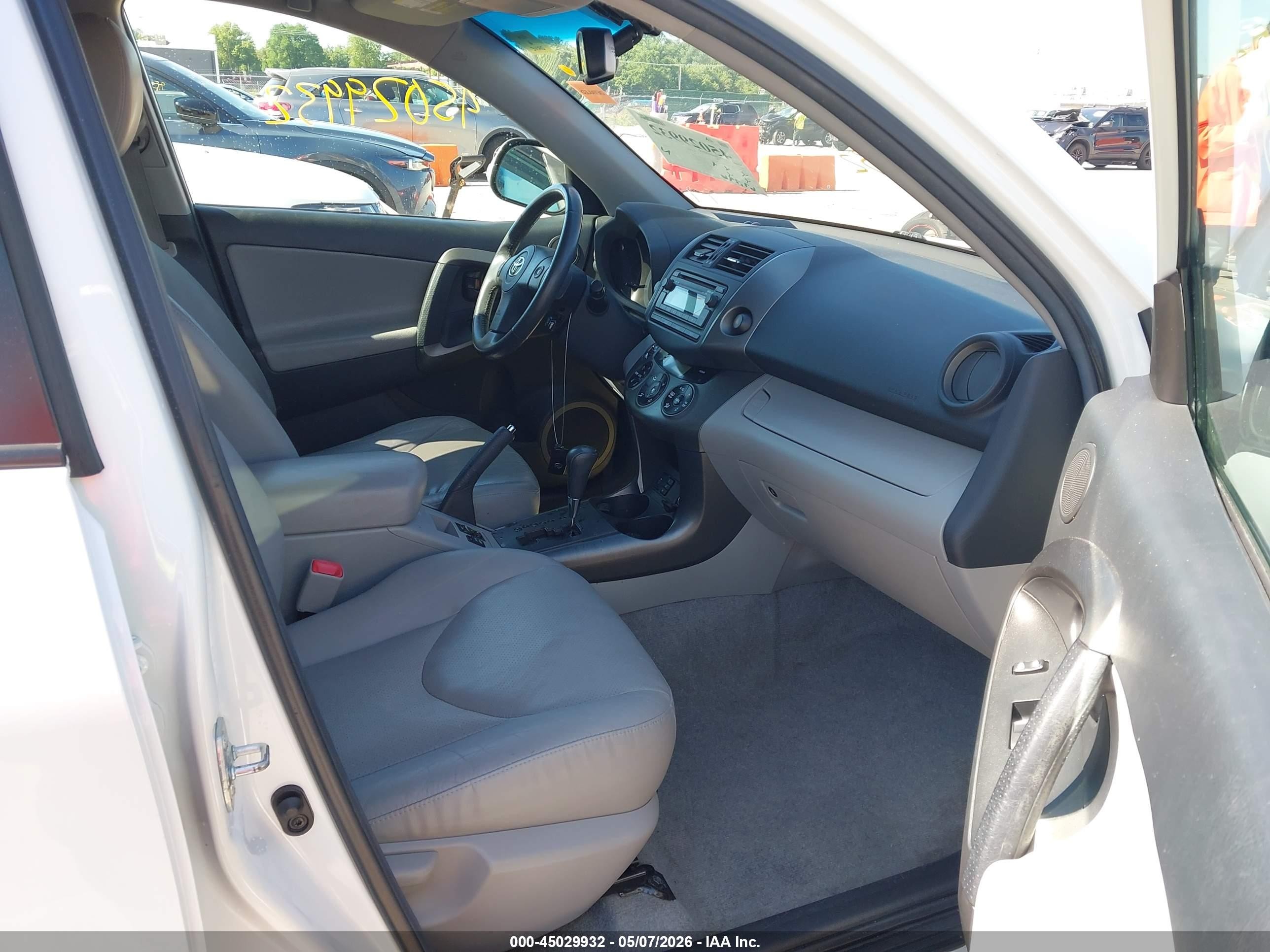 2012 Toyota Rav4 Limited V6 Белый vin: 2T3DK4DVXCW065978