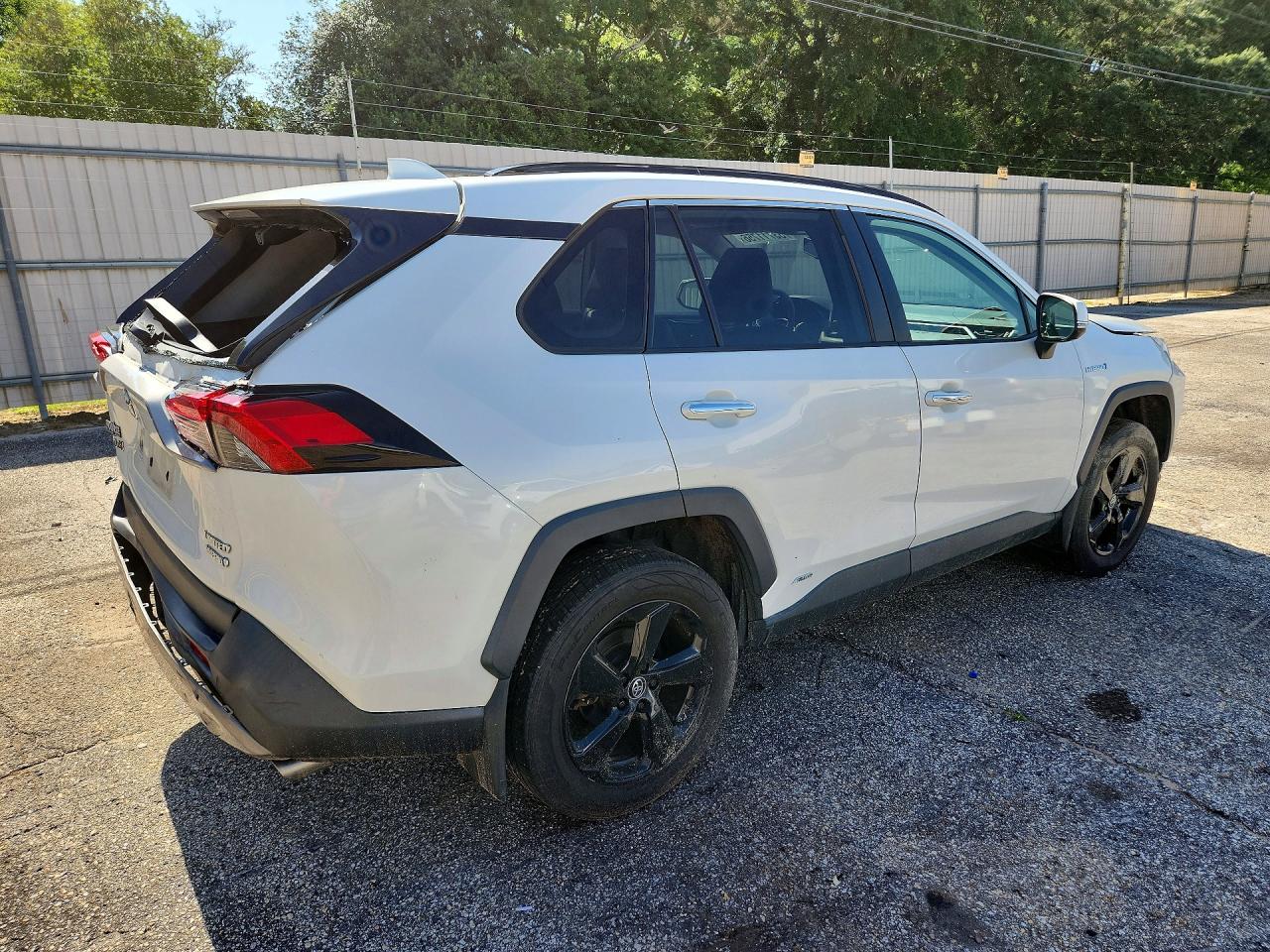2019 Toyota Rav4 Limited White vin: 2T3DWRFV5KW017611