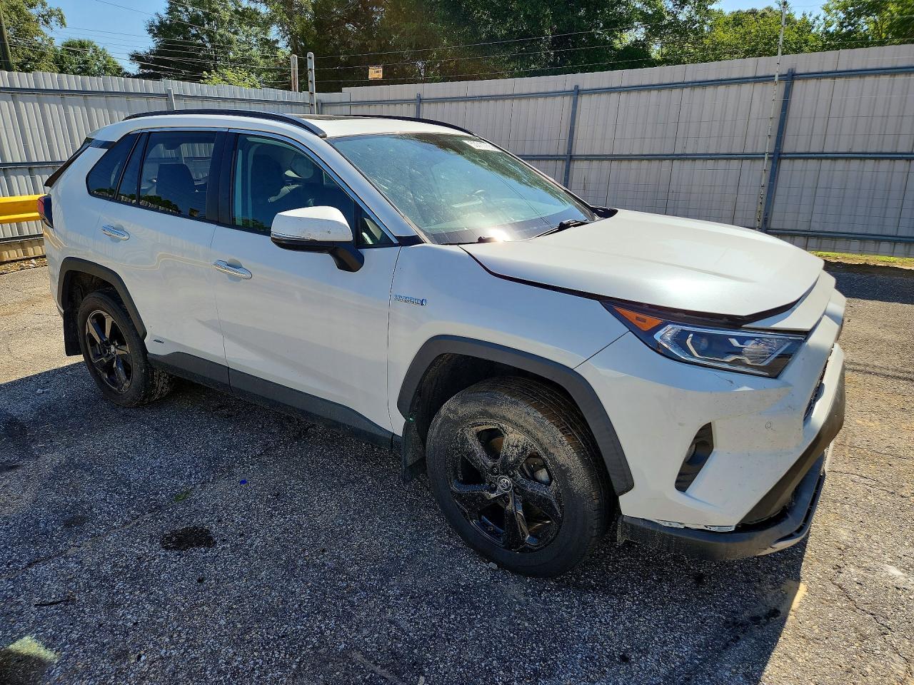 2019 Toyota Rav4 Limited White vin: 2T3DWRFV5KW017611