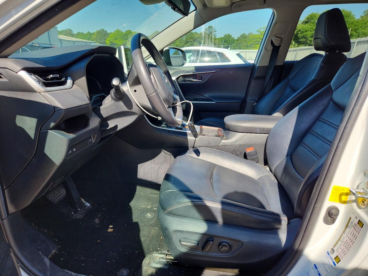 2019 Toyota Rav4 Limited White vin: 2T3DWRFV5KW017611