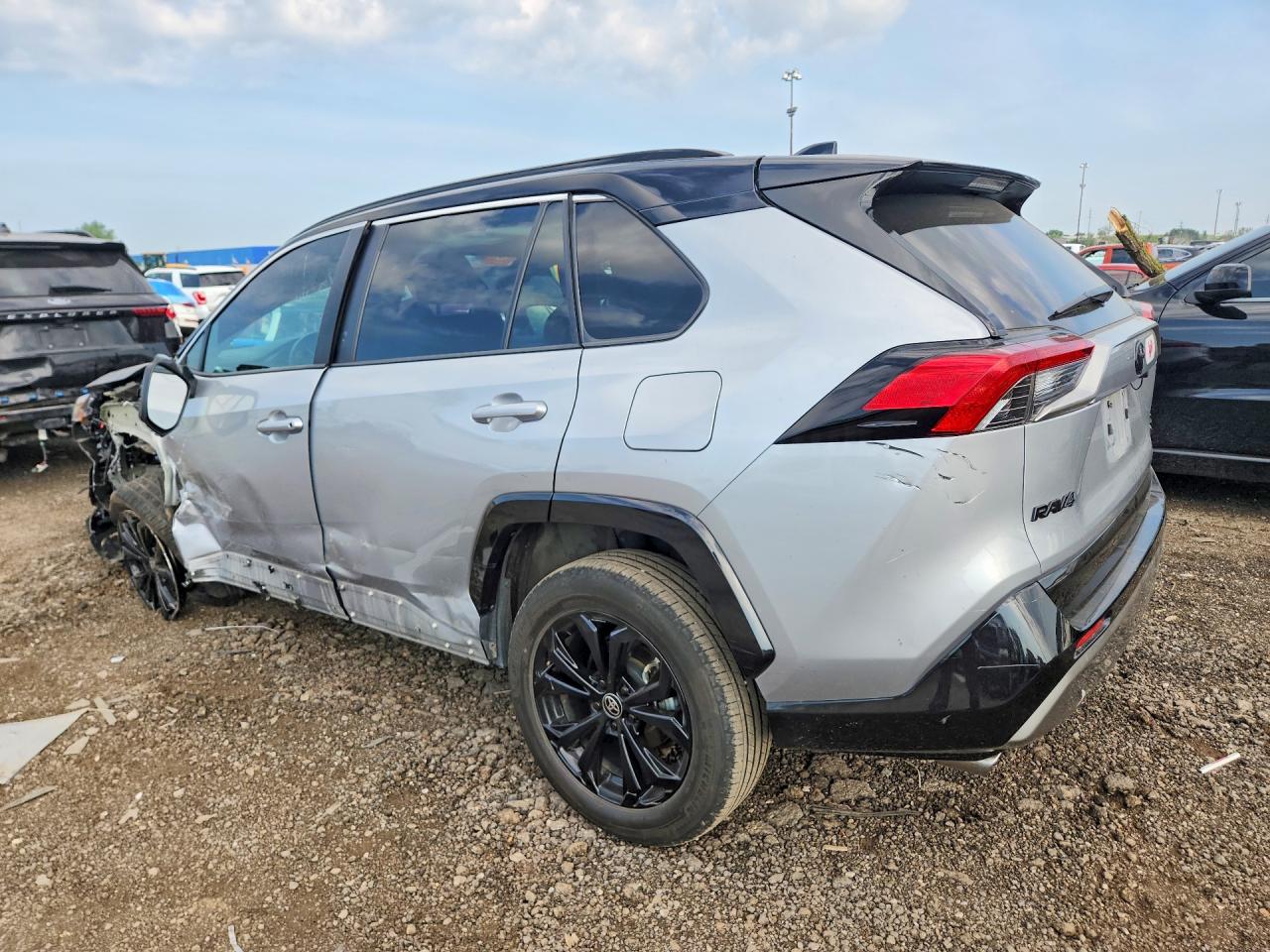 2024 Toyota Rav 4 Silver vin: 2T3E6RFV1RW079053
