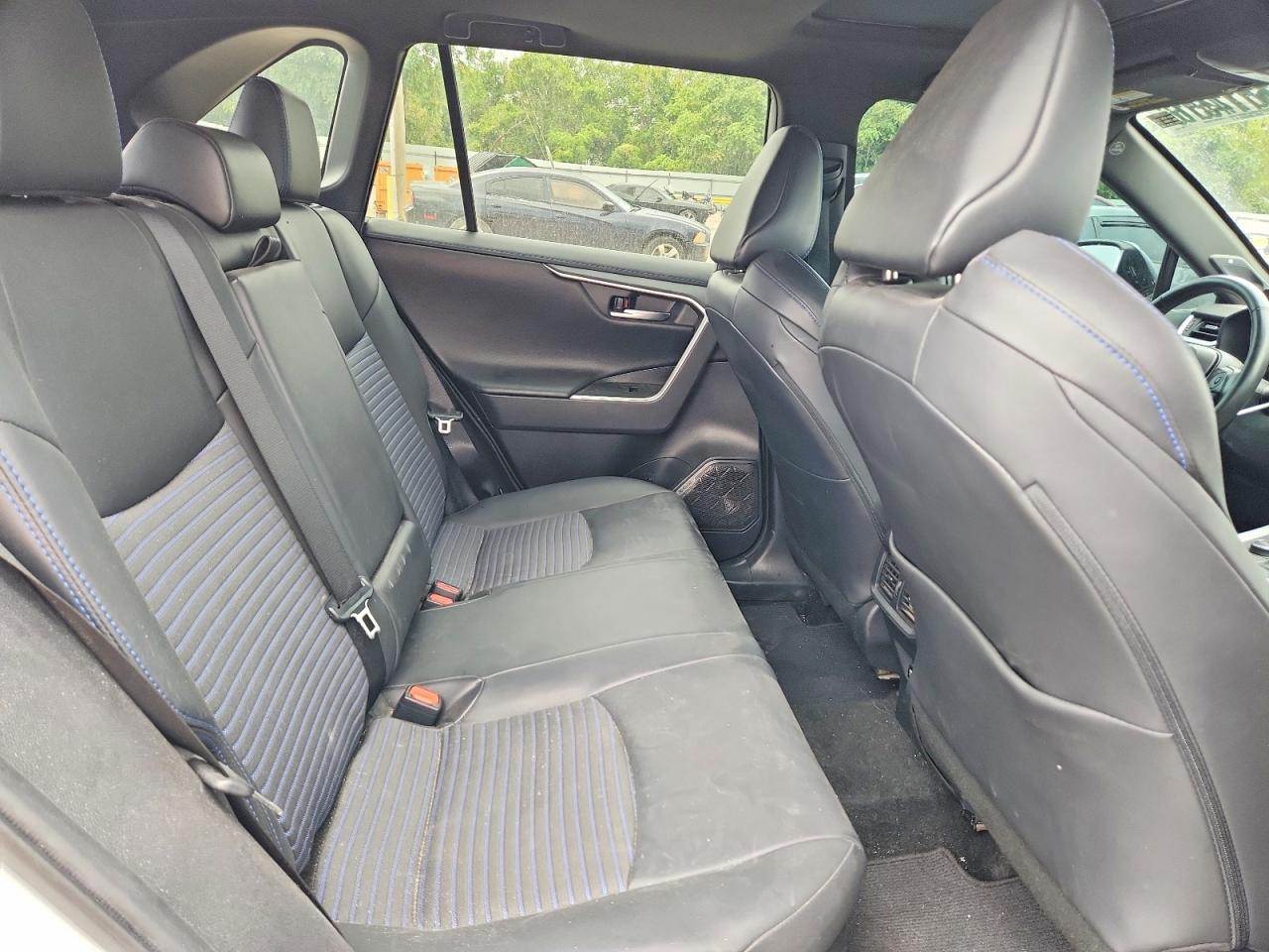 2019 Toyota Rav4 Xse White vin: 2T3EWRFV5KW042545