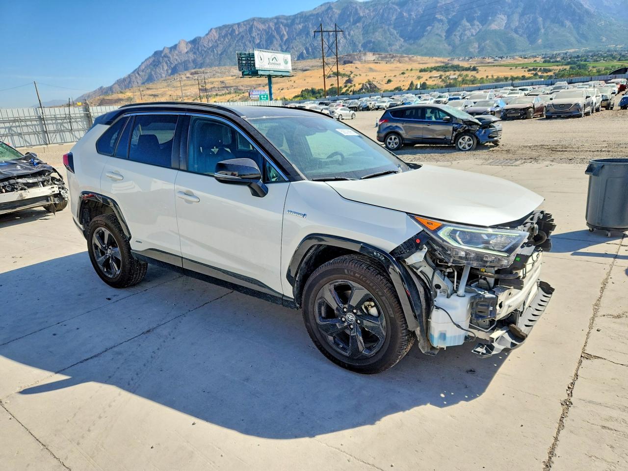 2019 Toyota Rav4 Xse White vin: 2T3EWRFV8KW014187